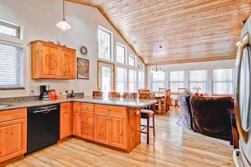 Bears Den & Little Bear