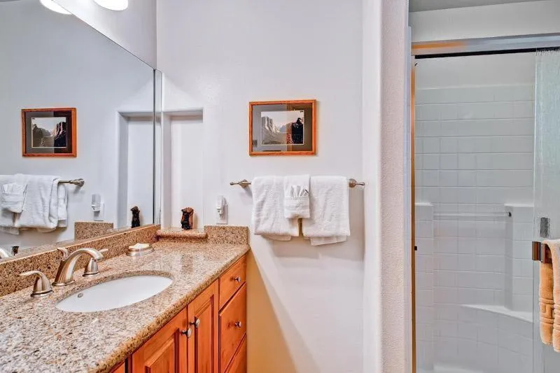 Bears Den & Little Bear