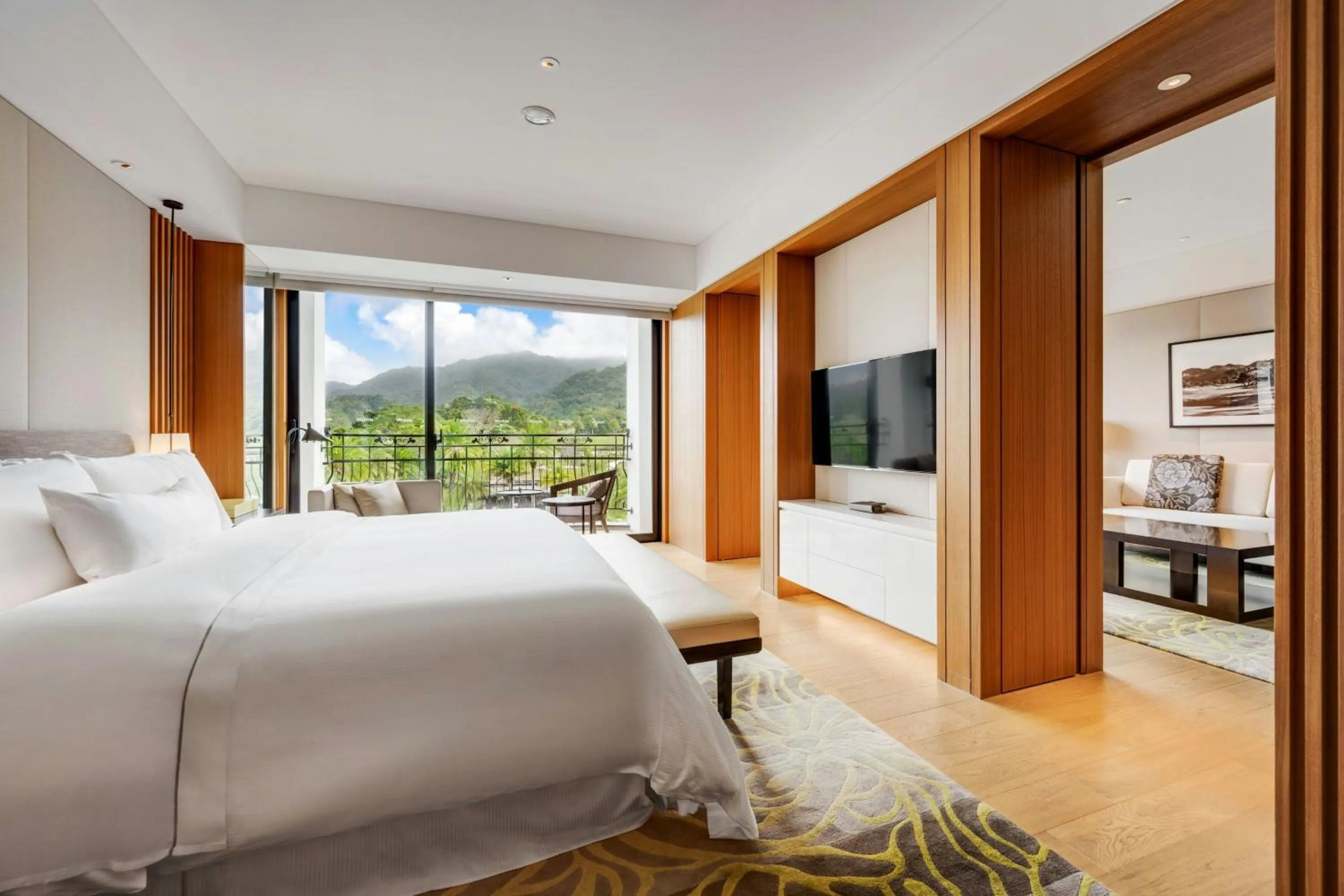 Bedroom, Bed in The Westin Tashee Resort, Taoyuan