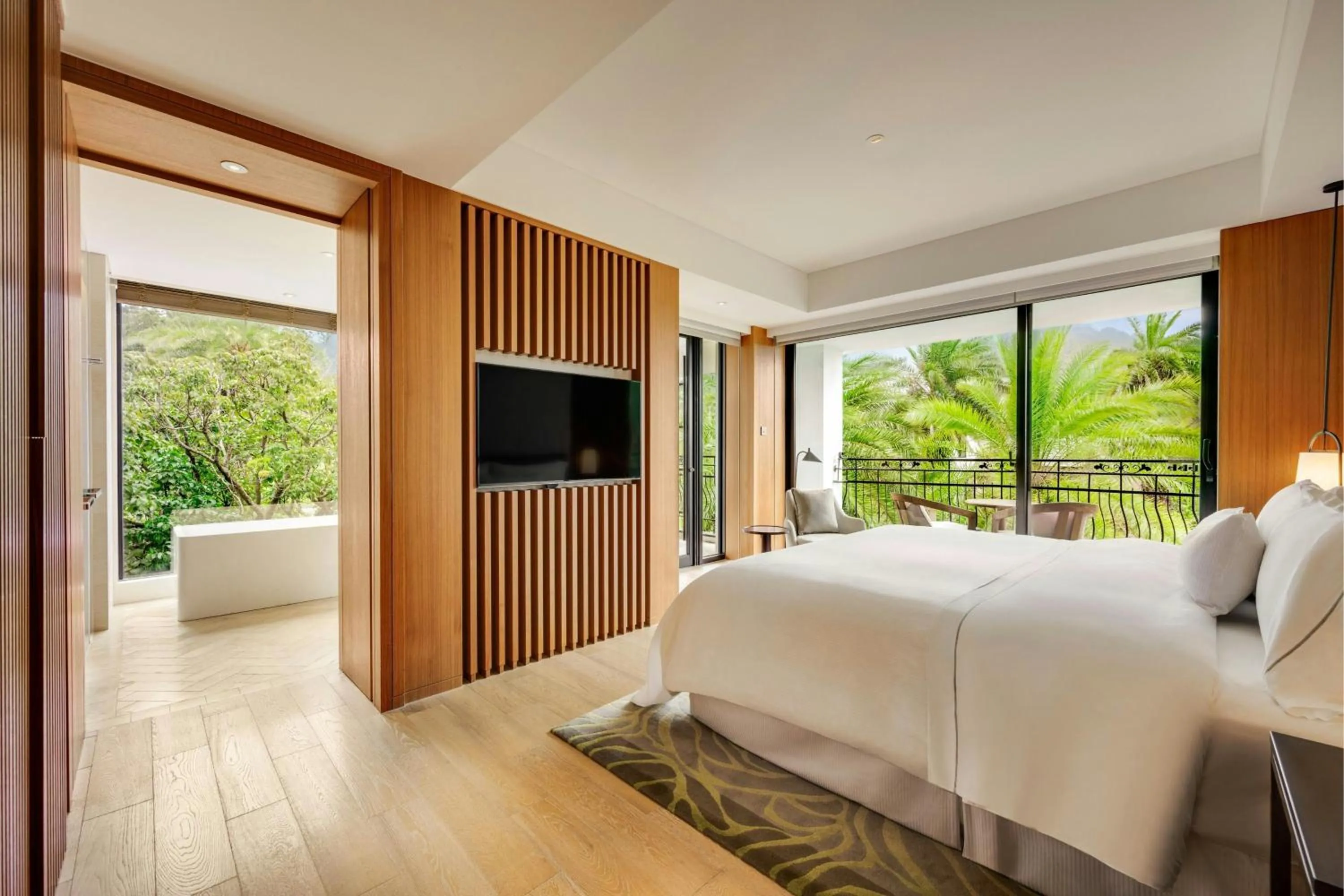 Photo of the whole room, Bed in The Westin Tashee Resort, Taoyuan