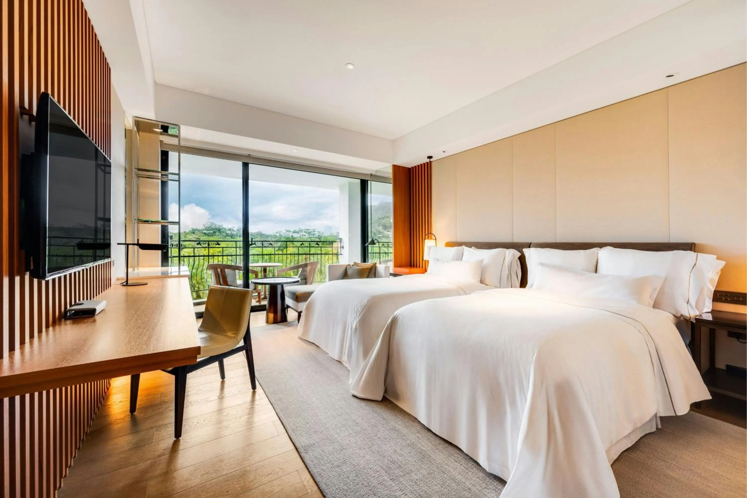 Photo of the whole room, Bed in The Westin Tashee Resort, Taoyuan