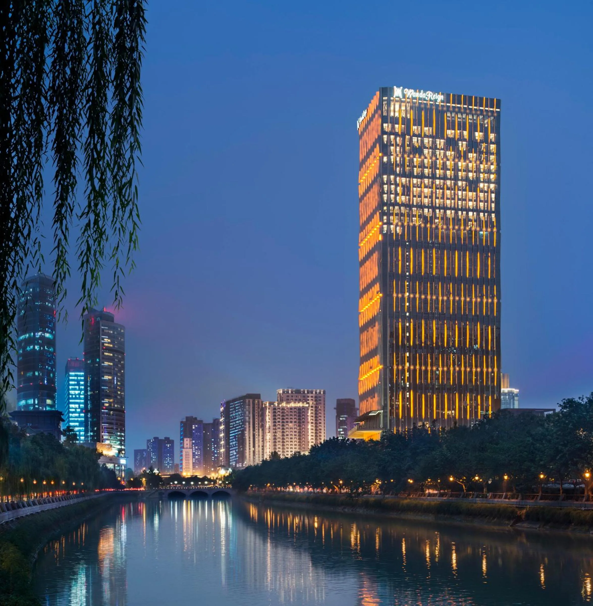Property building in Wanda Reign Chengdu
