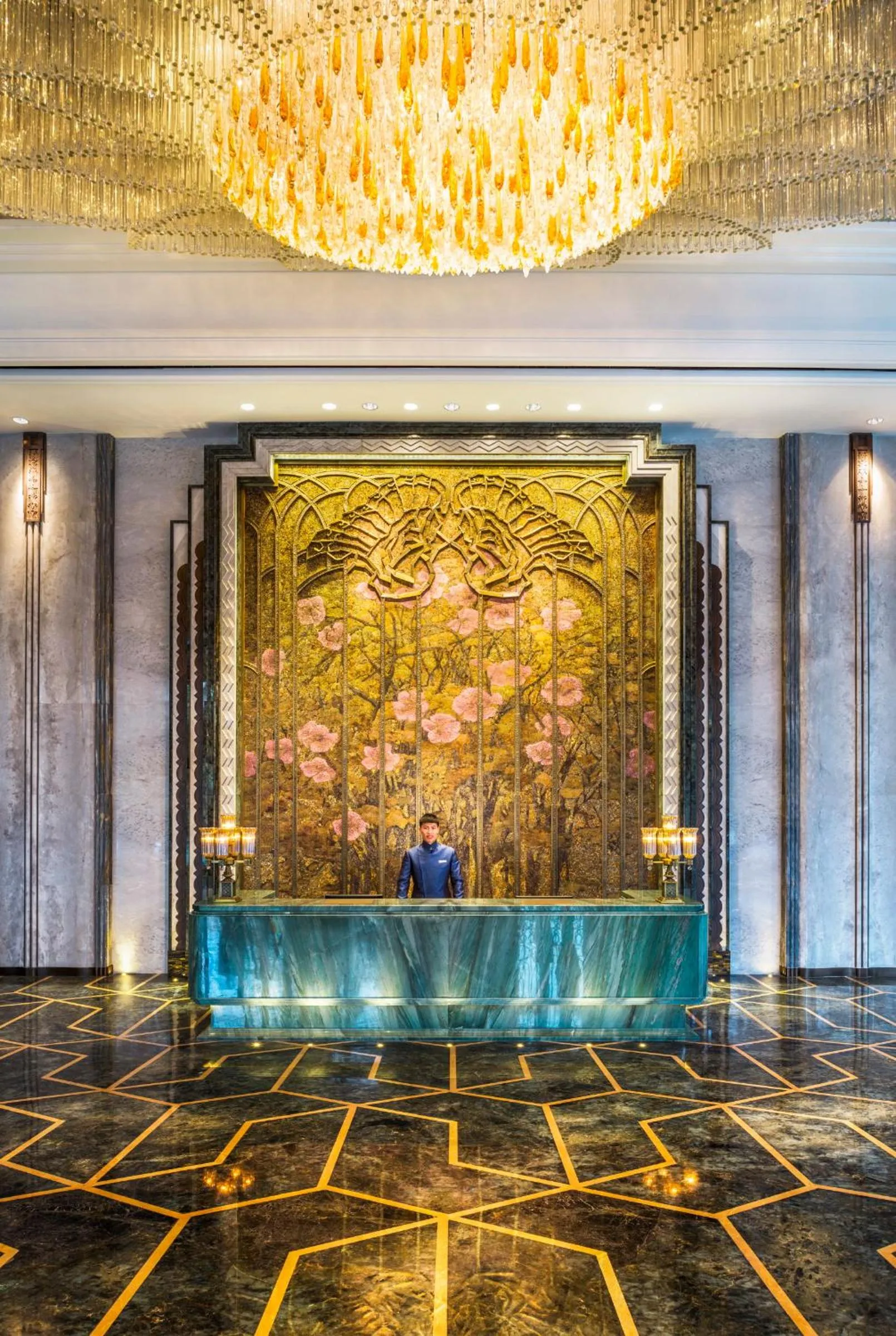 Lobby or reception in Wanda Reign Chengdu