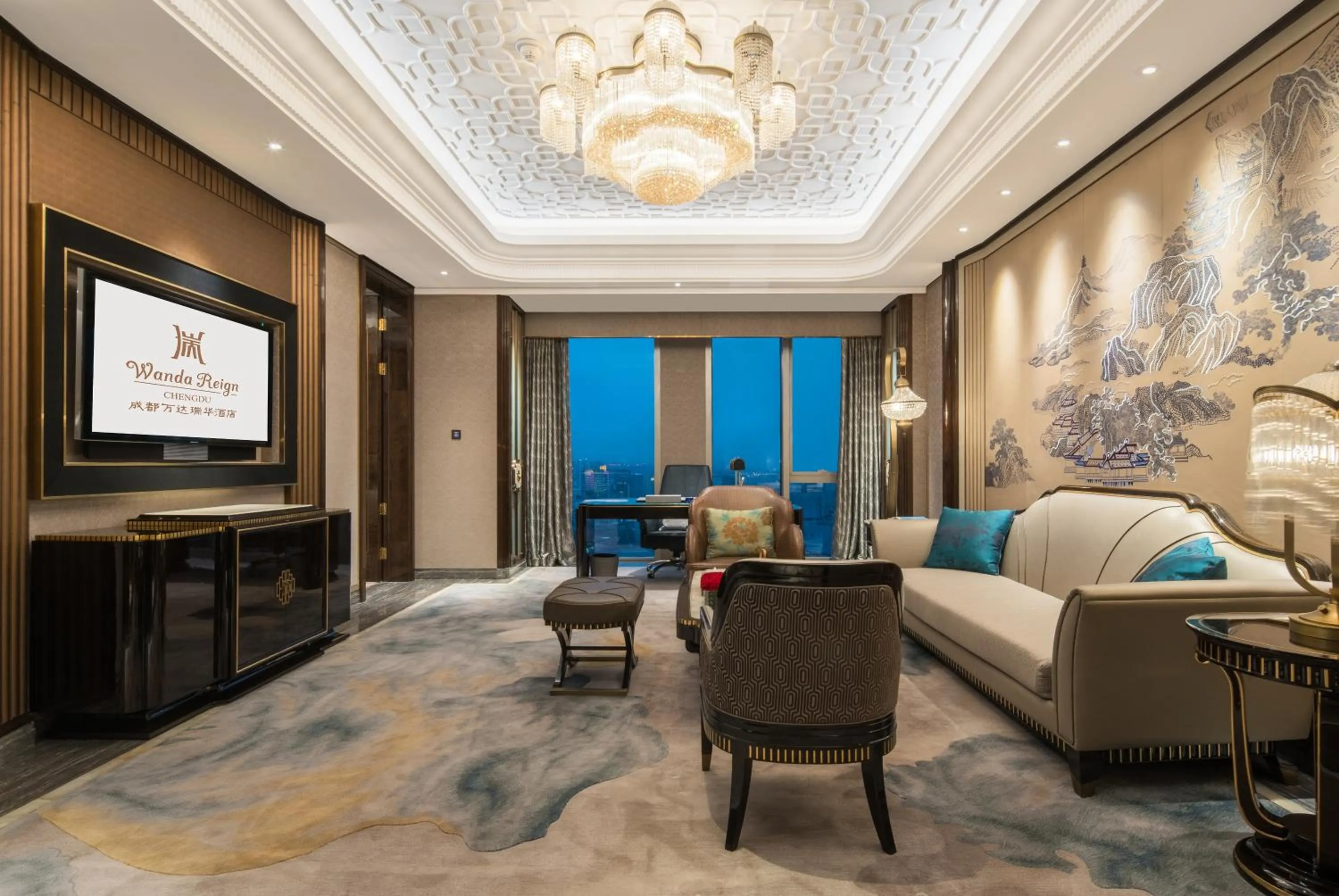 Living room, Bed in Wanda Reign Chengdu