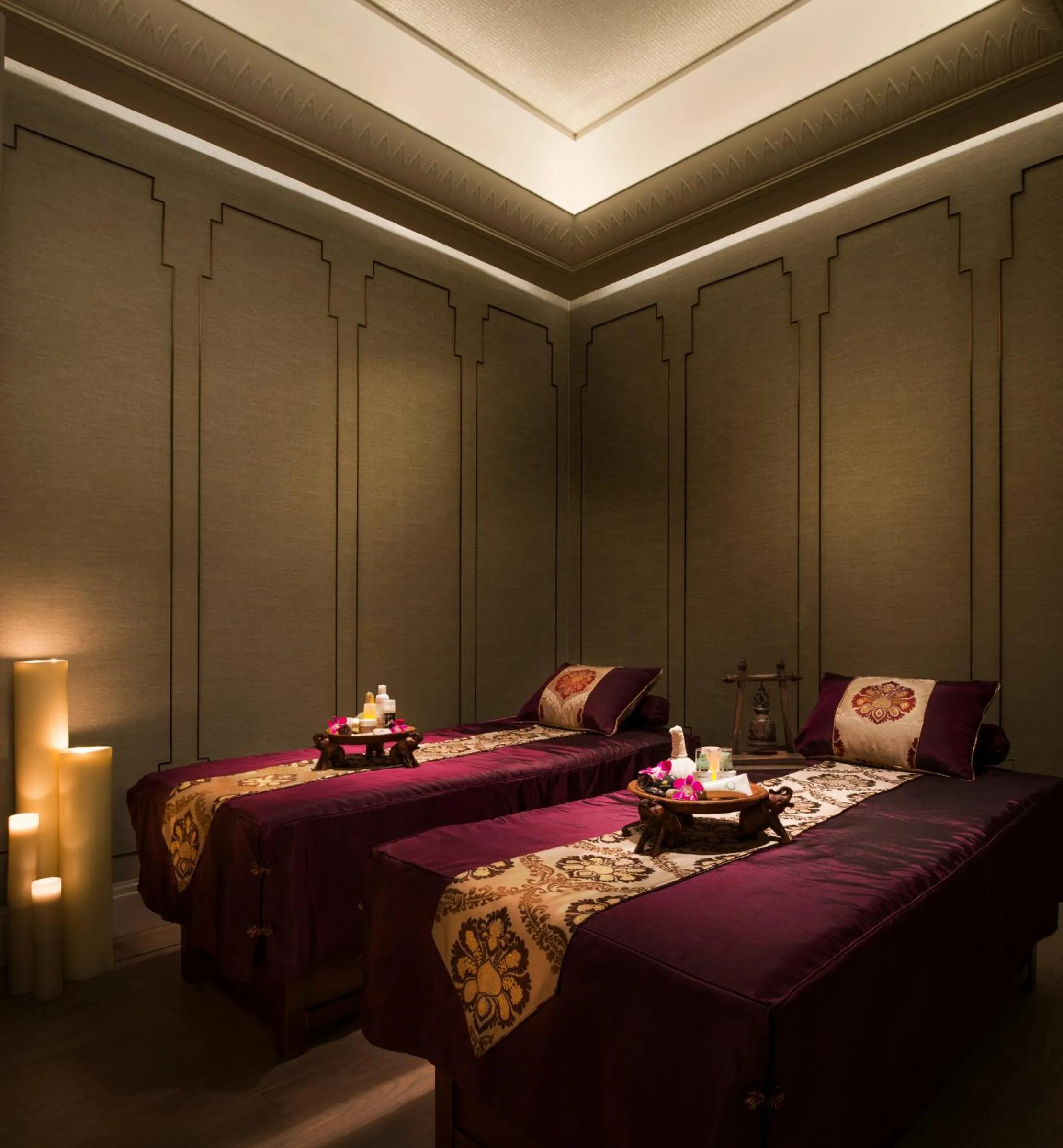 Spa and wellness centre/facilities, Bed in Wanda Reign Chengdu