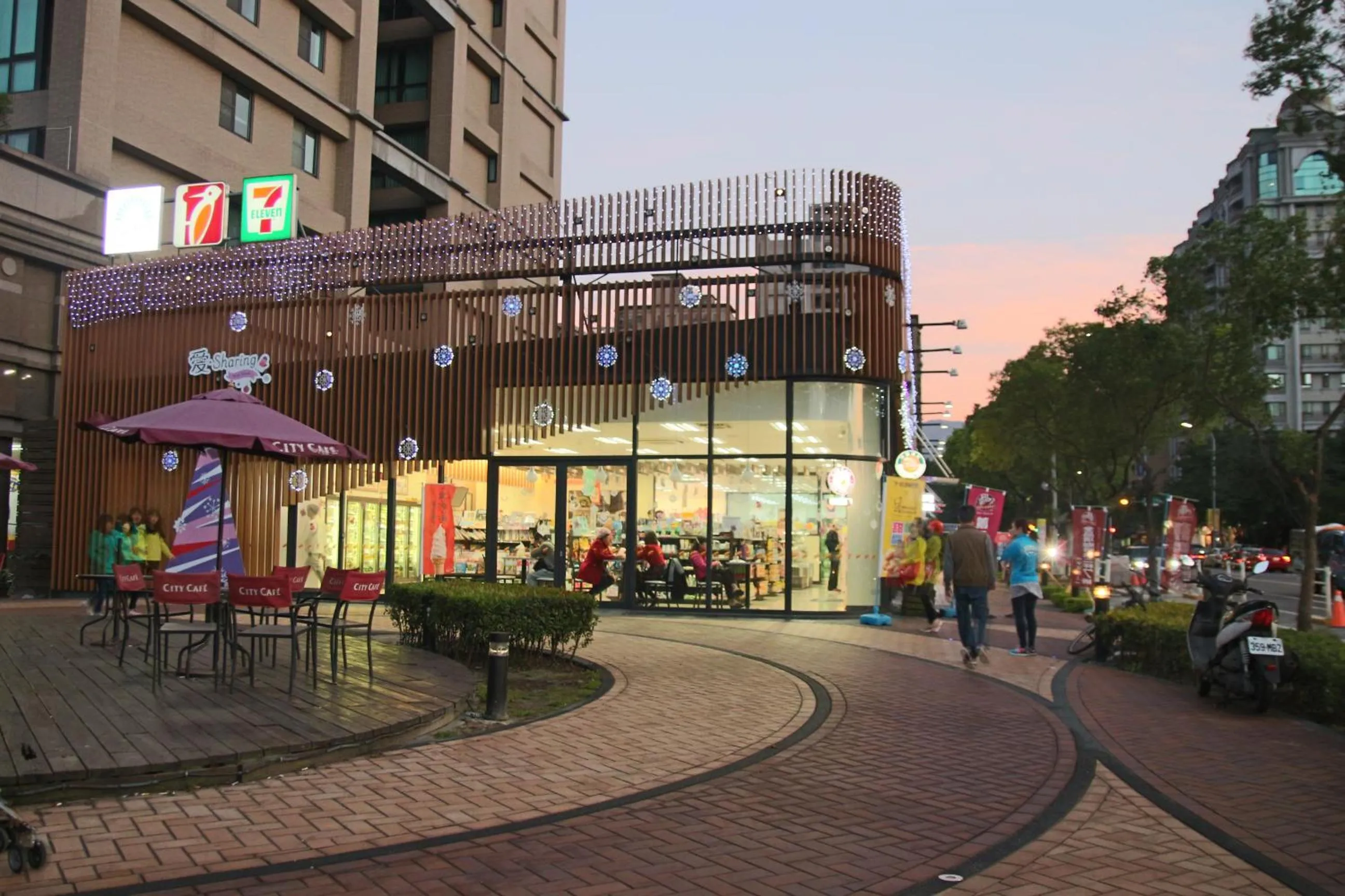 Nearby landmark in Bear Hotel