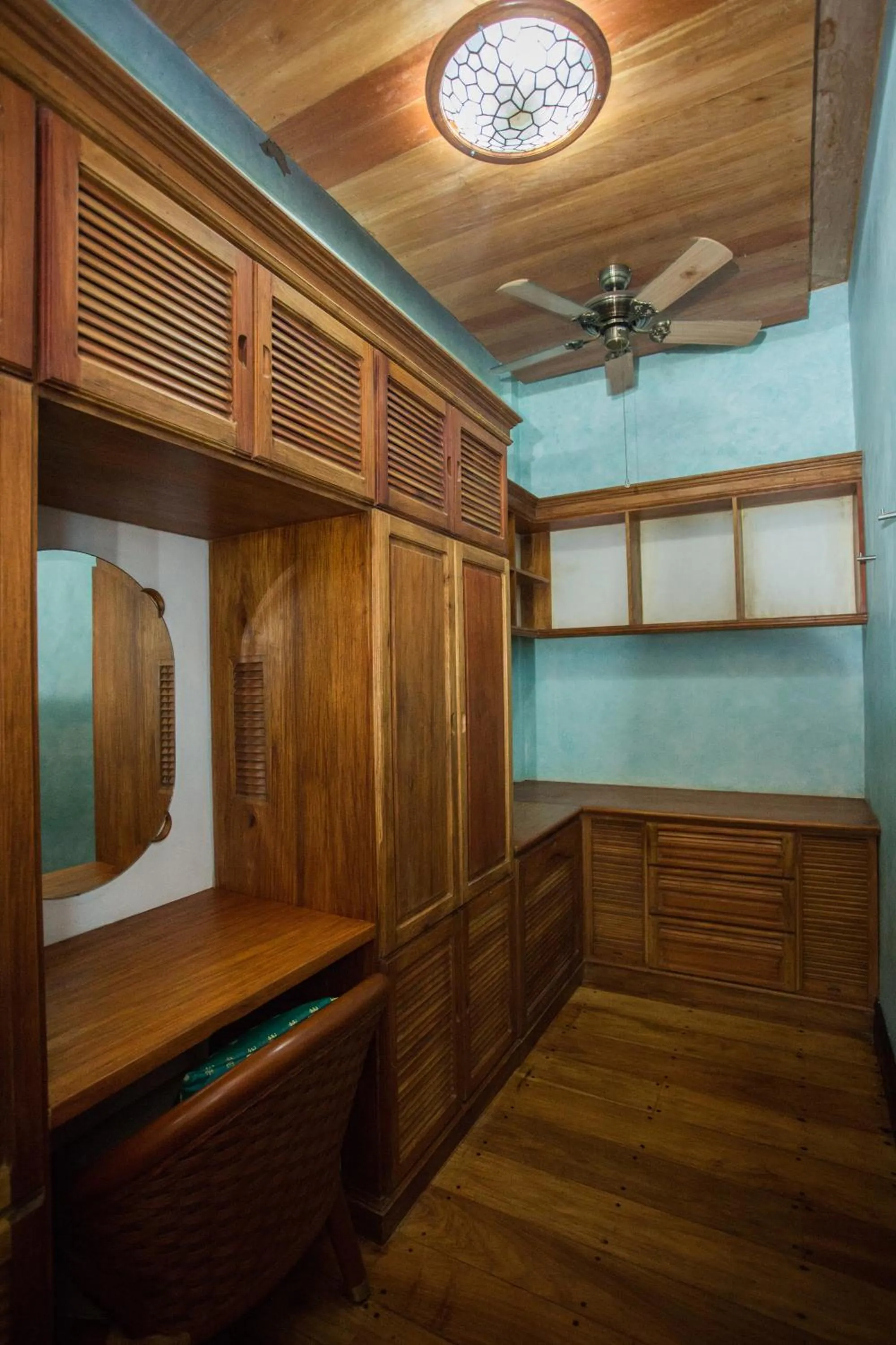 wardrobe in NoaNoa Private Island