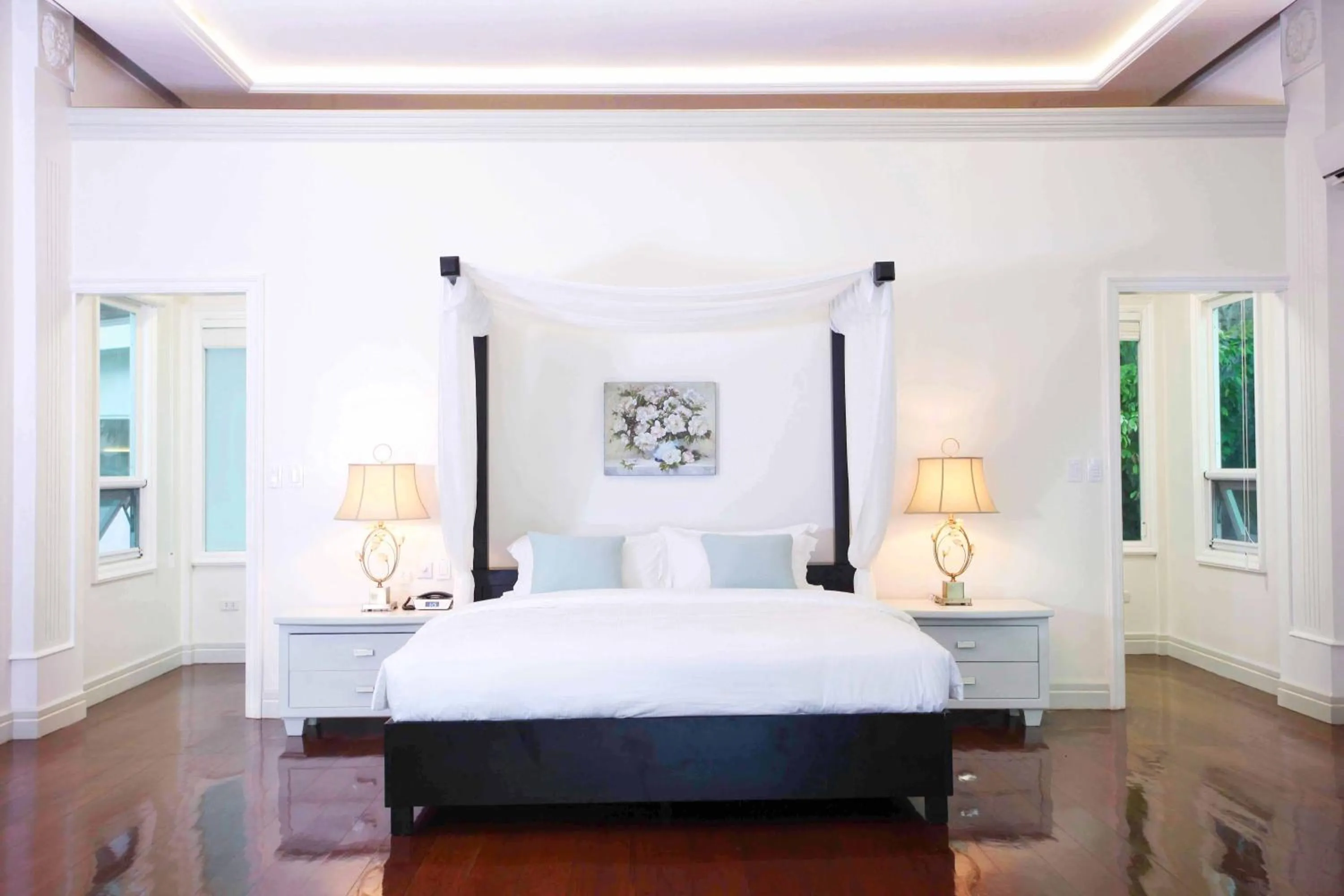 Bed in Matinloc Island Resort