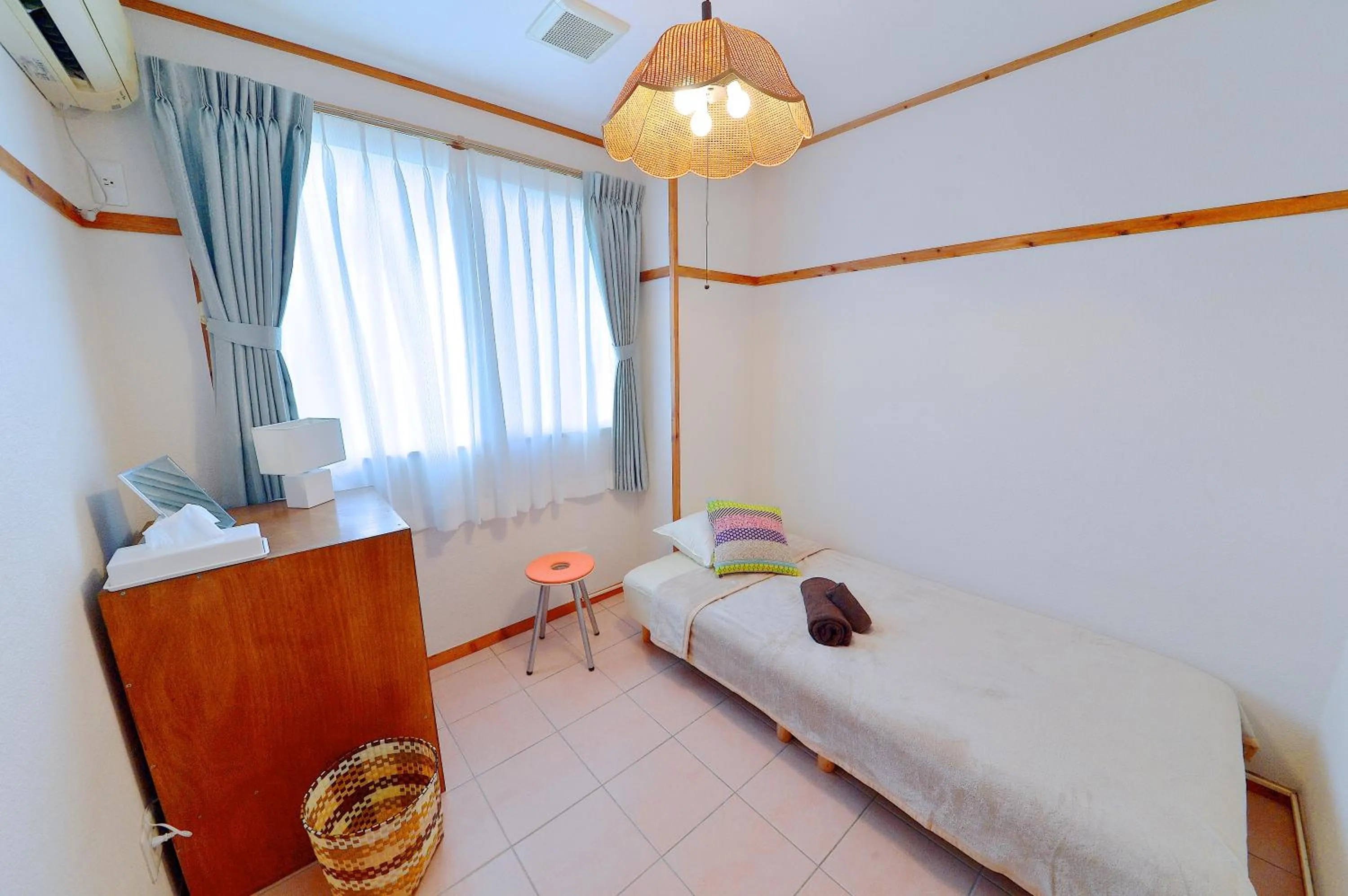 Photo of the whole room, Bed in Lulaliya