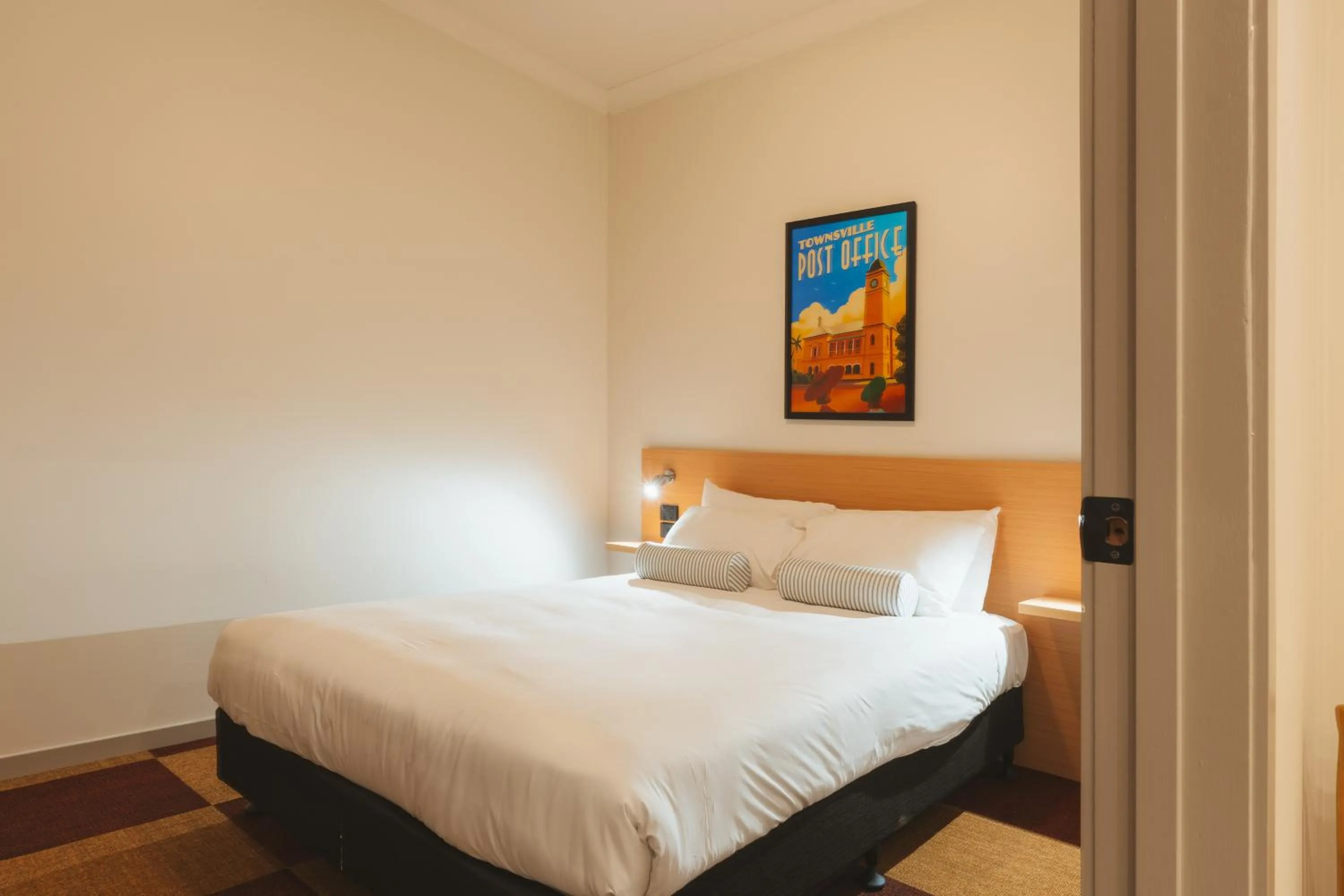 Bedroom, Bed in Hotel Allen