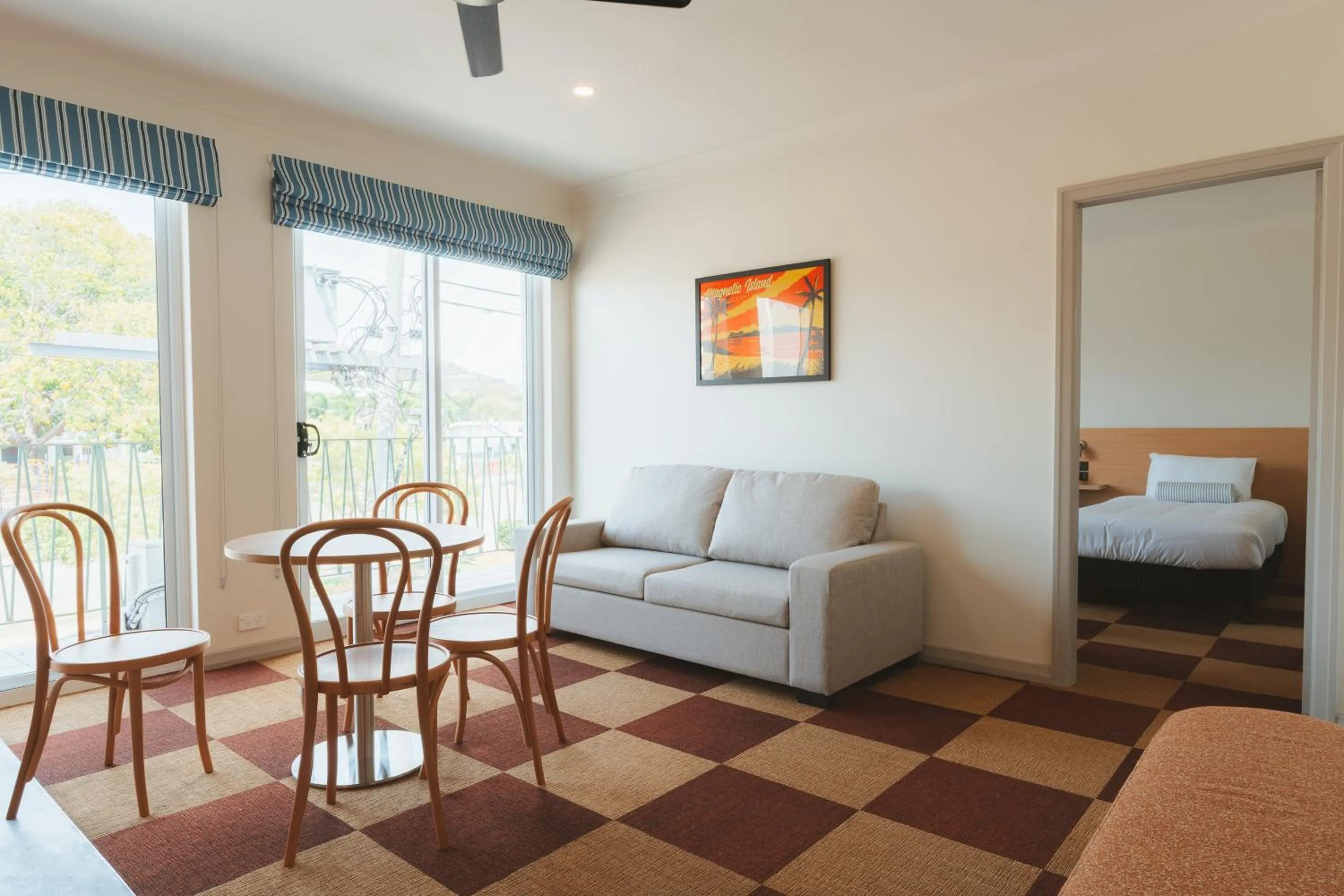 Living room, Bed in Hotel Allen