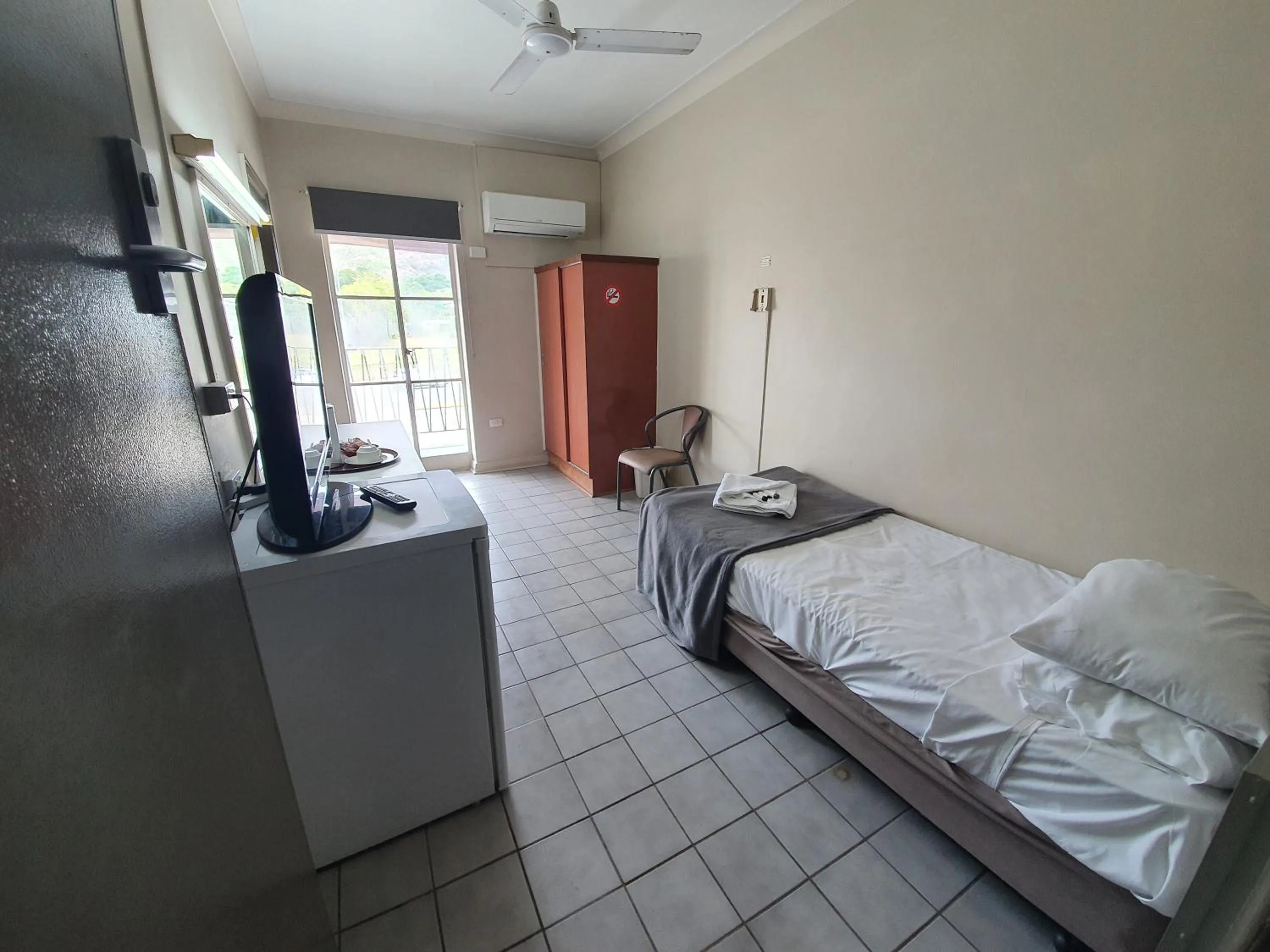 Shower in Hotel Allen