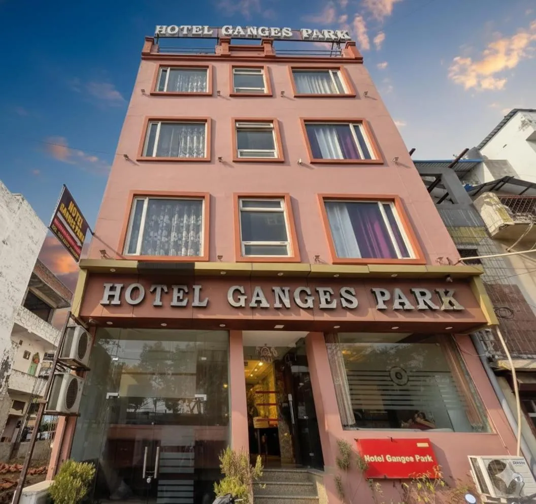 Property building in Hotel Ganges Park