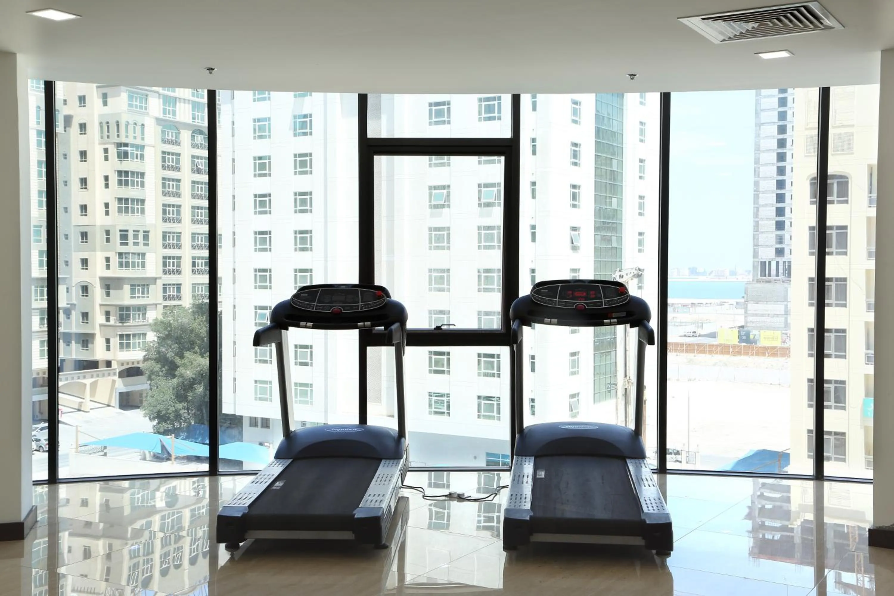 Fitness centre/facilities in Belle Tower Apartments