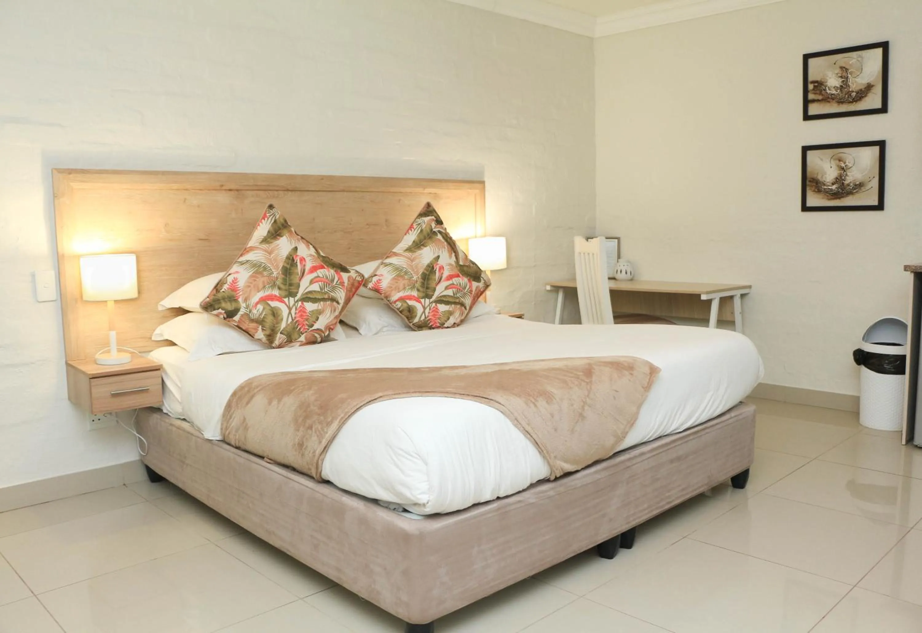 Bedroom, Bed in The Milkwood Beach Apartments