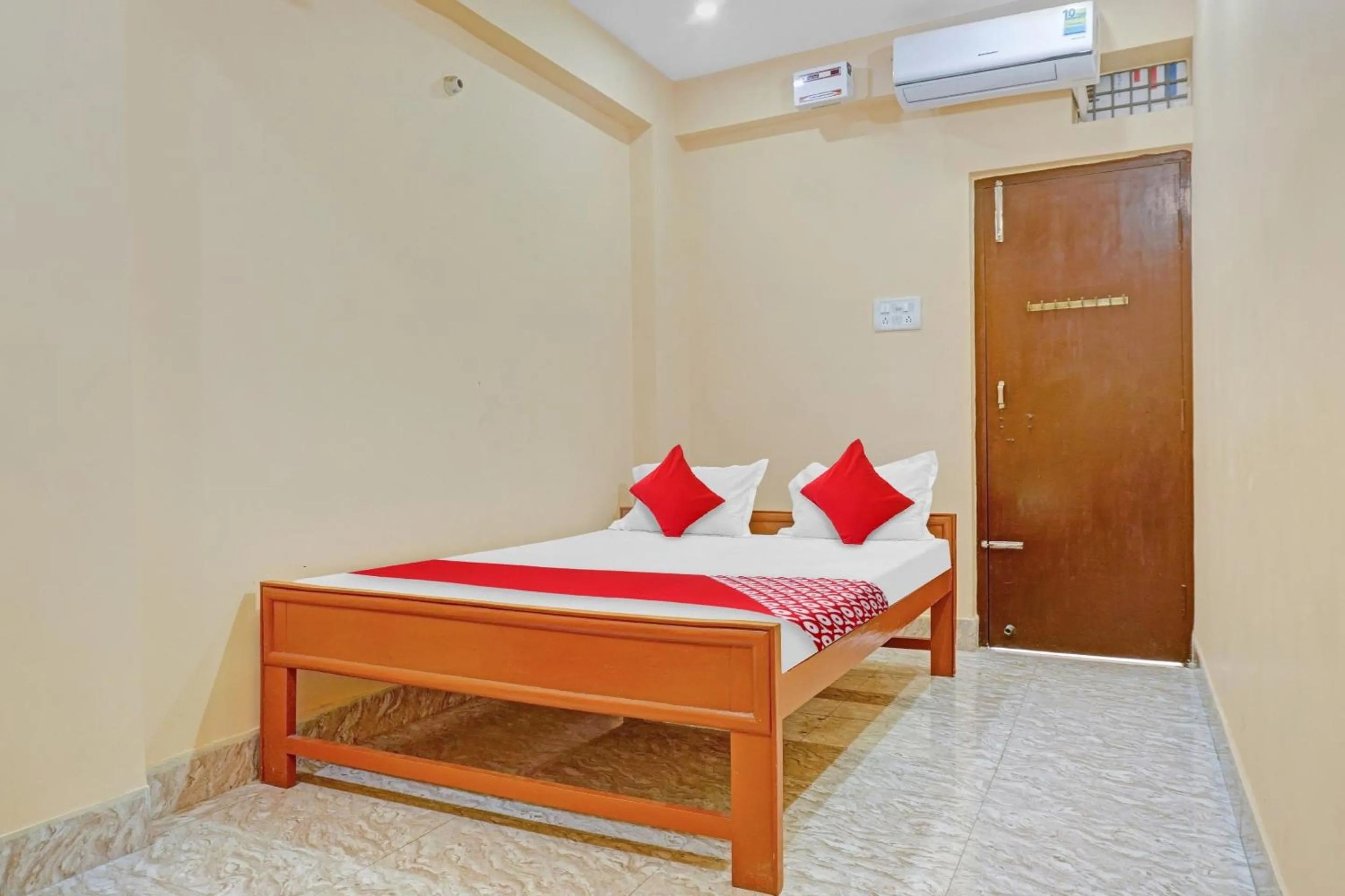 Bedroom, Bed in Hotel O New Rajdhani