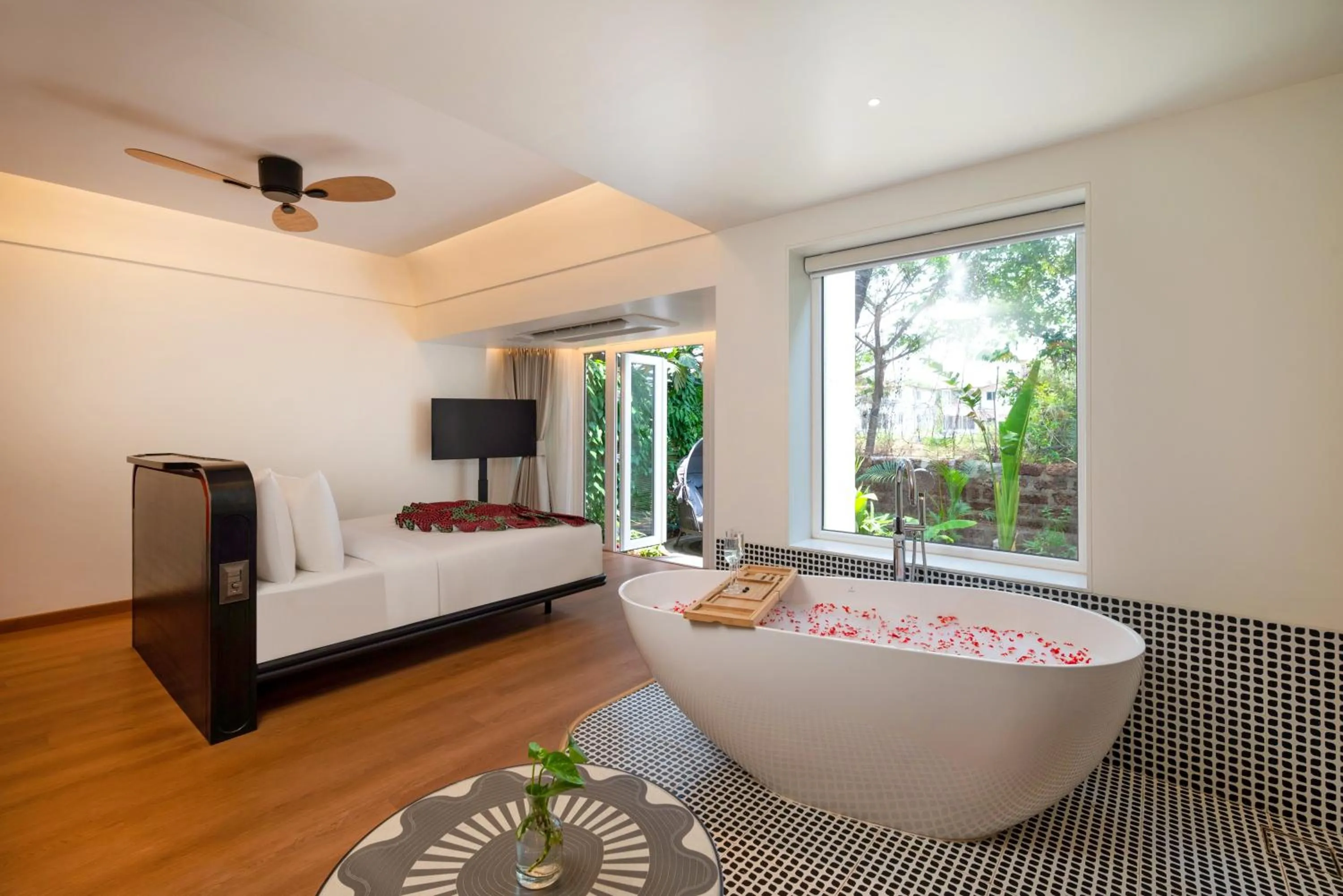 Open Air Bath, Bed in The Orchid Passaros Benaulim Goa