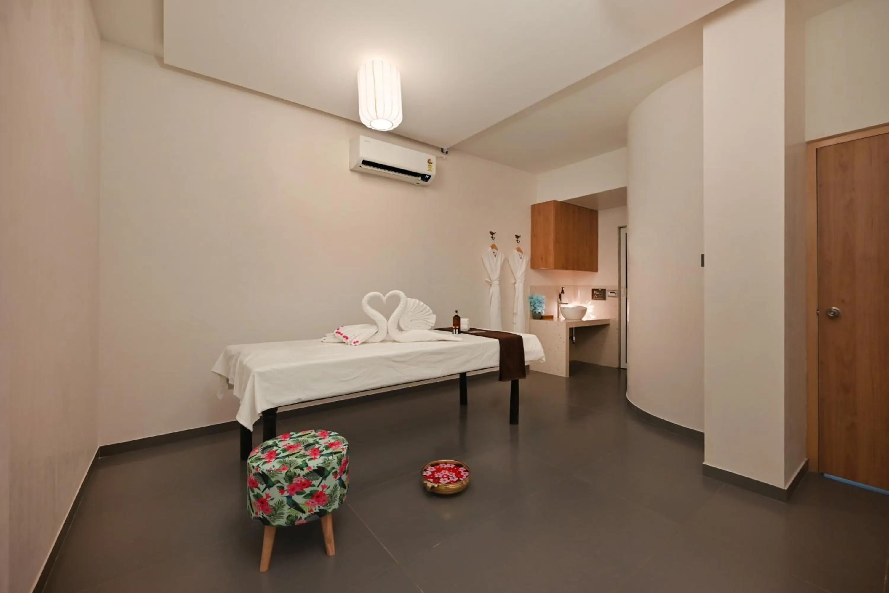 Spa and wellness centre/facilities, Bed in The Orchid Passaros Benaulim Goa