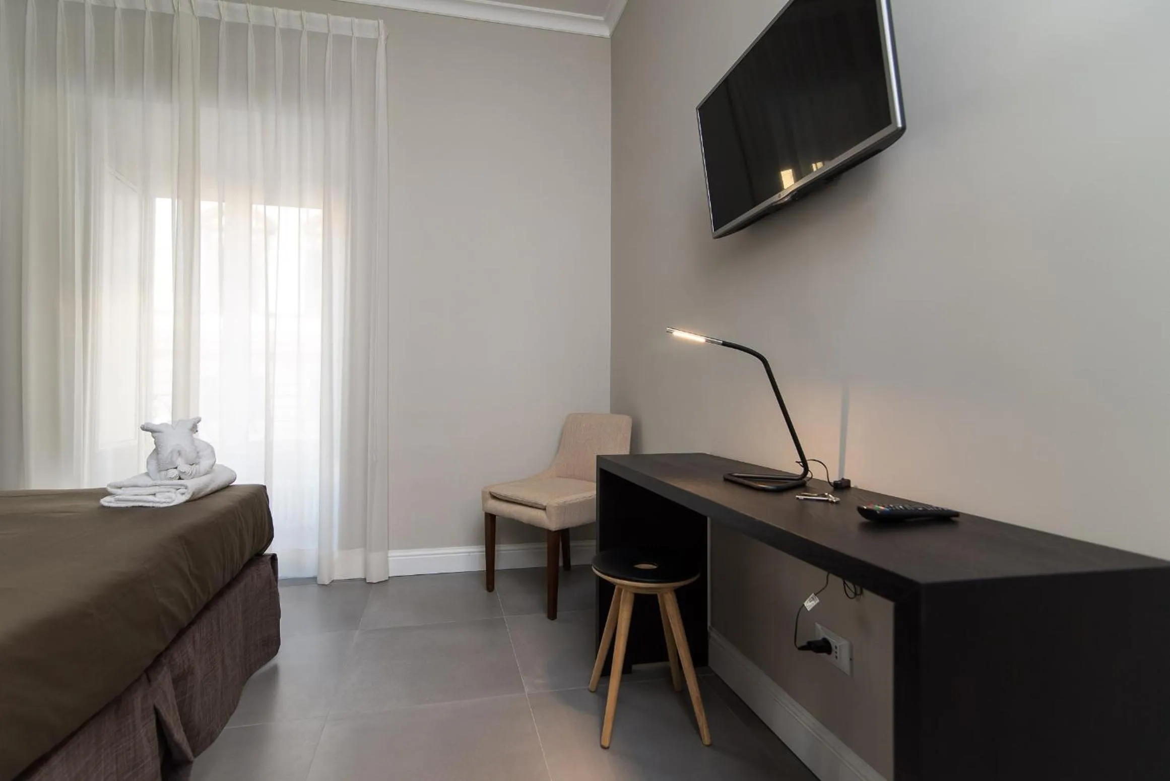 Day, Bed in Ovidio Suite