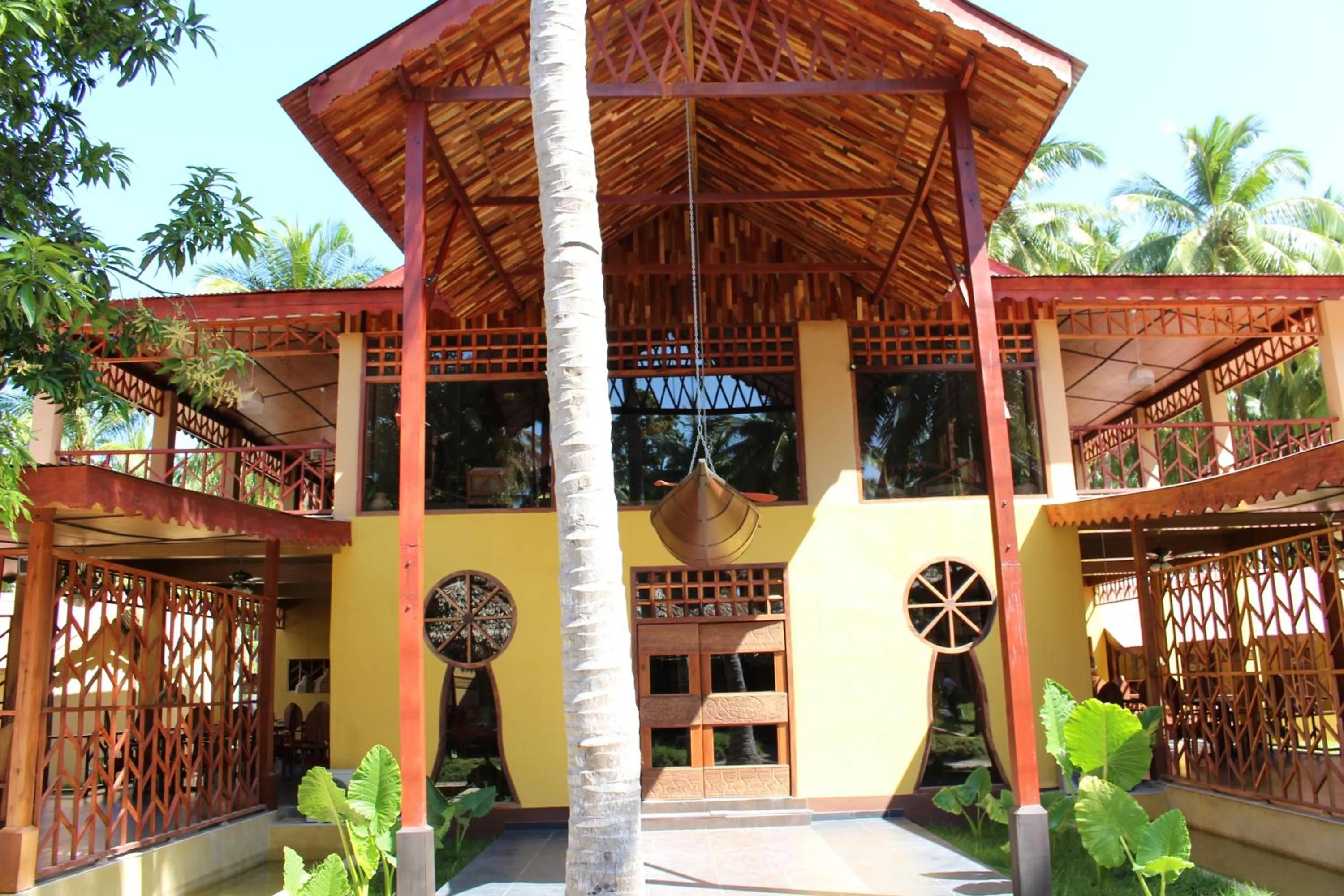 Restaurant/places to eat in Silver Sand Beach Resort Neil