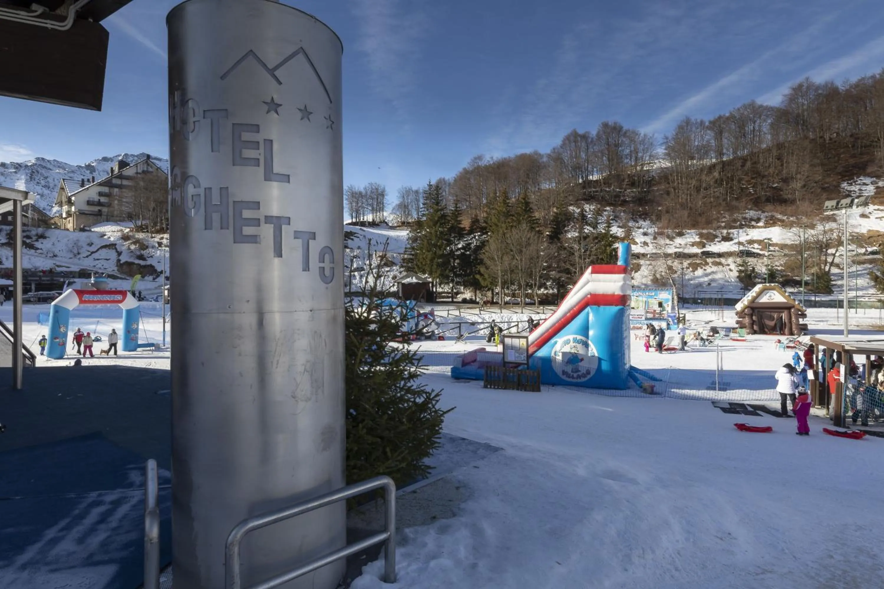 Facade/entrance in Hotel Laghetto