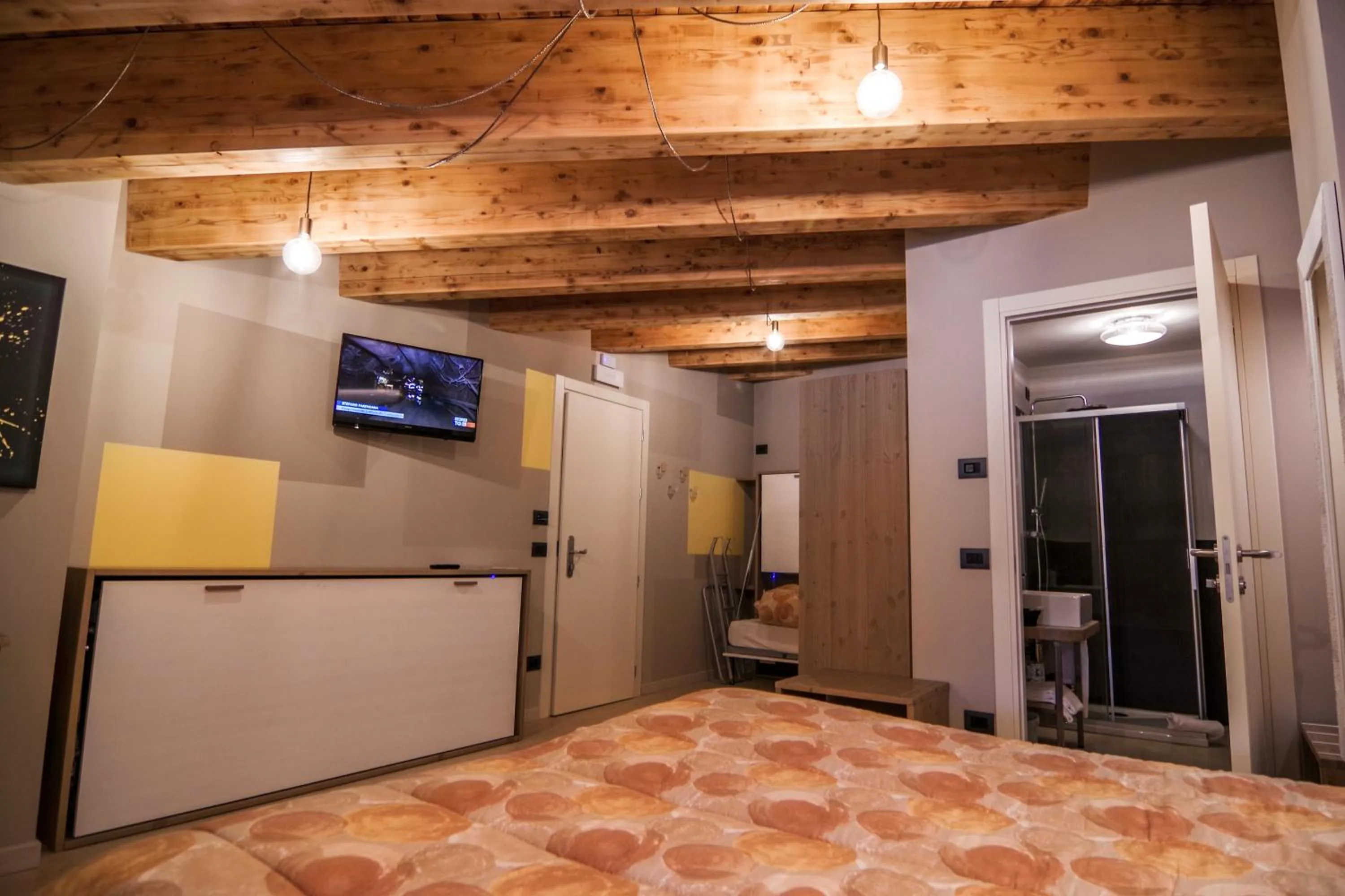 Bed in Hotel Laghetto