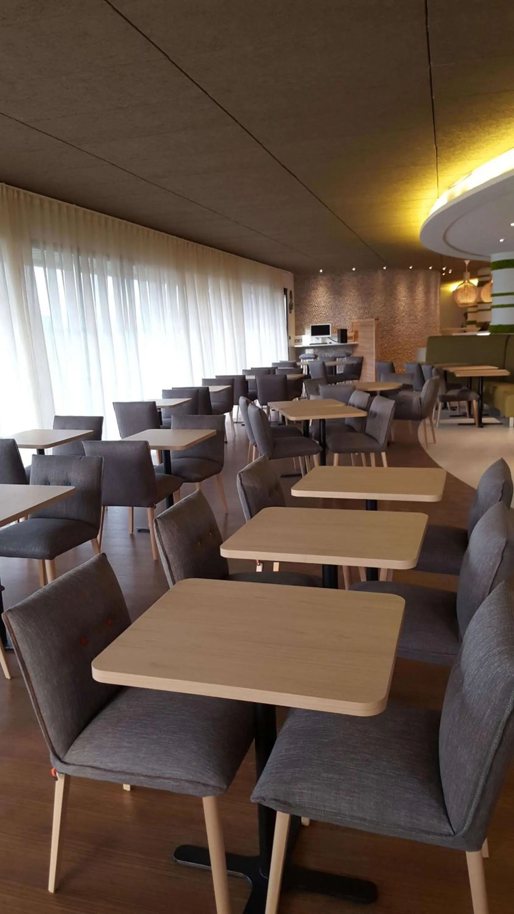 Breakfast in Brit Hotel & Spa Saint Brieuc Plérin