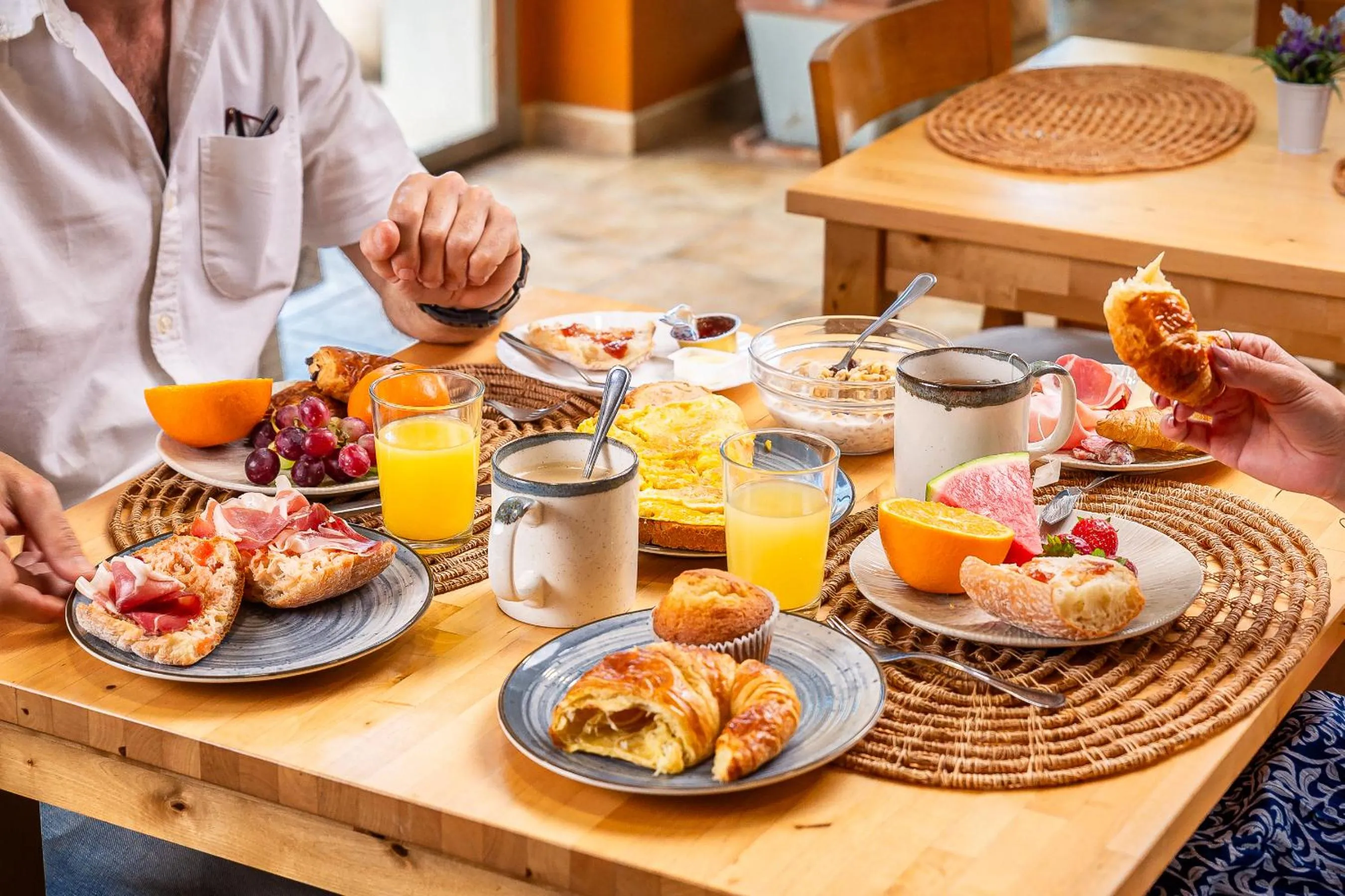 Buffet breakfast in La Muntanya