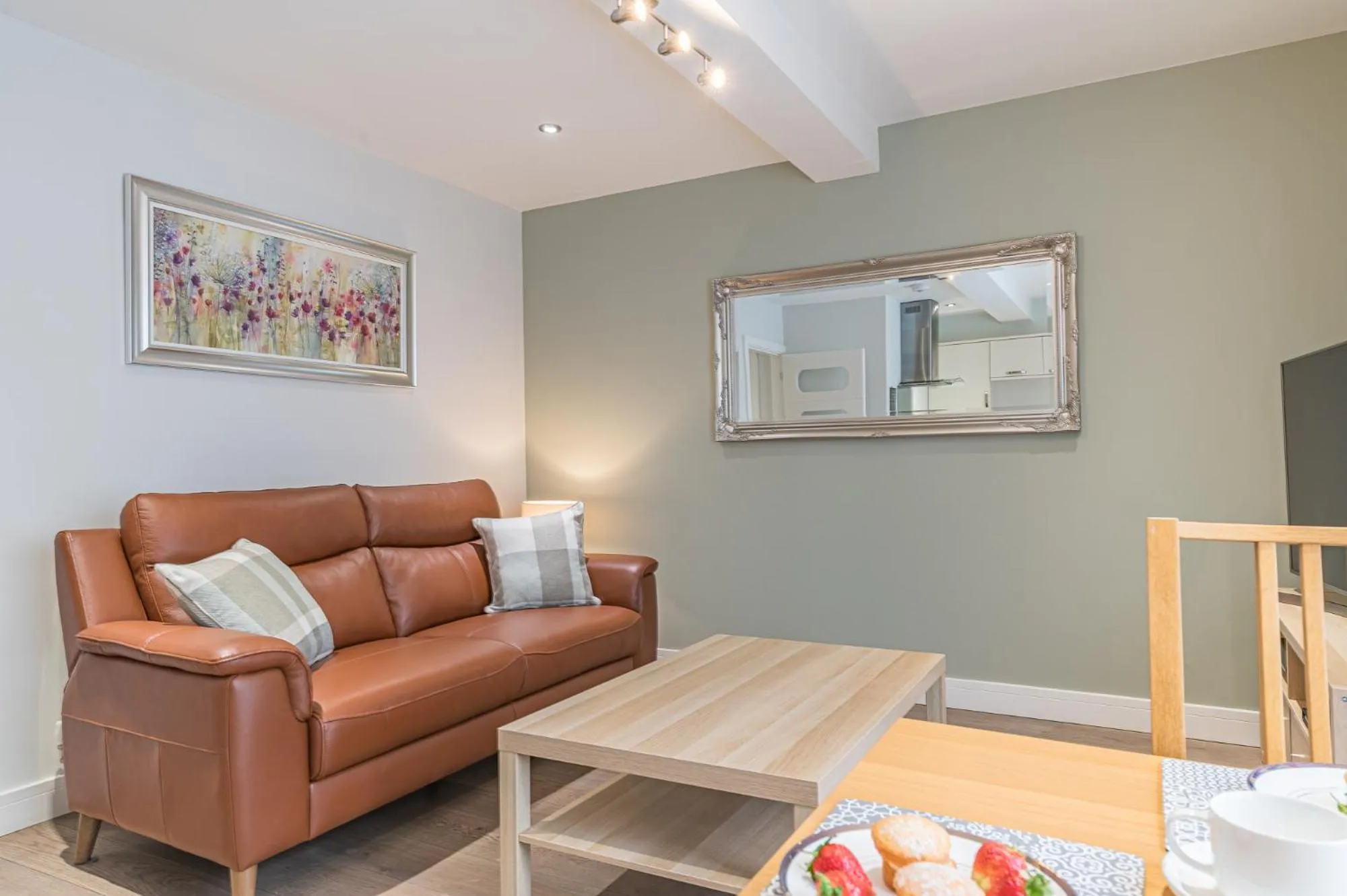 Living room in Abbey Apartments Modern ApartHotel for Tourists & Professionals