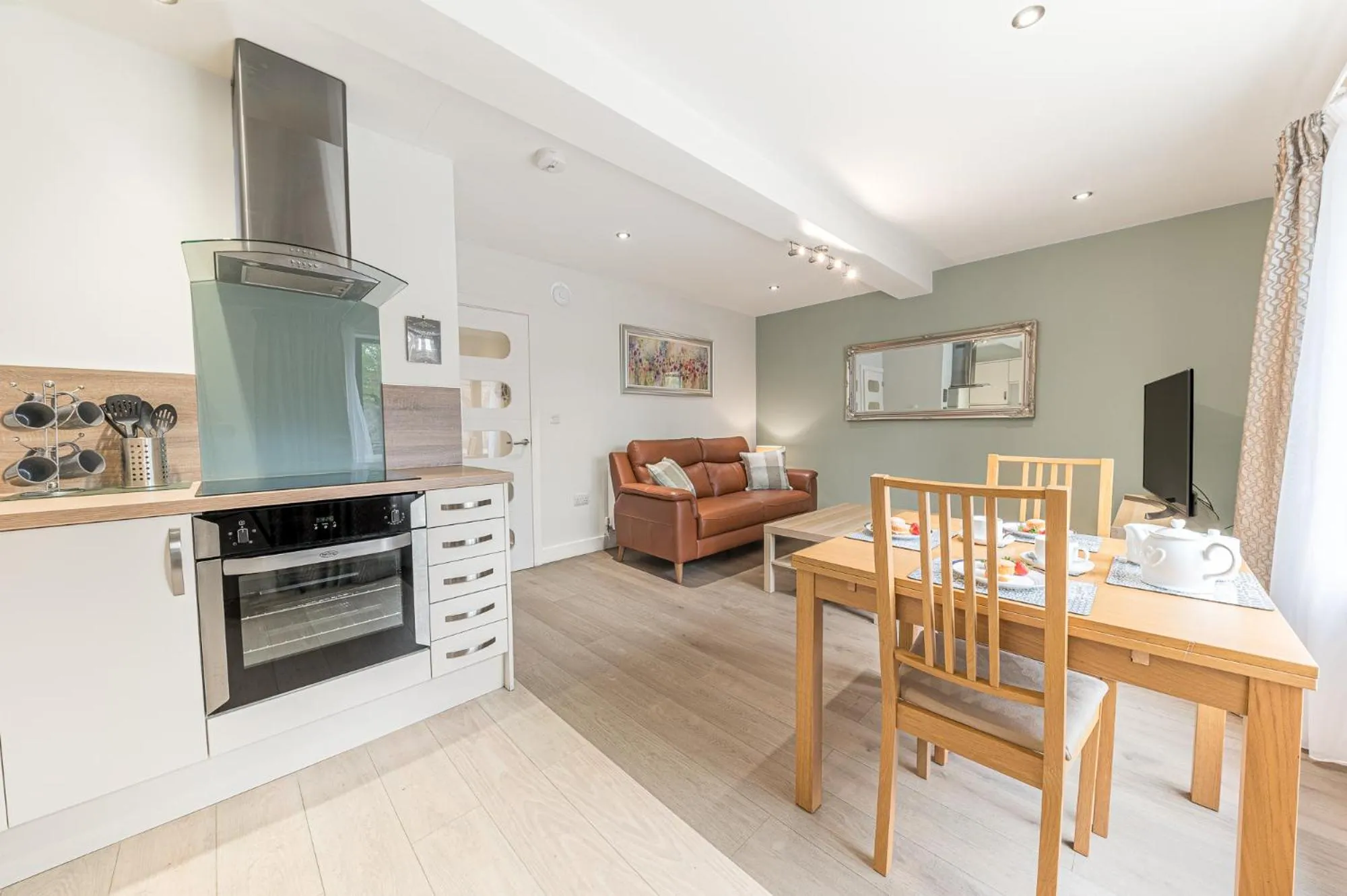 Living room in Abbey Apartments Modern ApartHotel for Tourists & Professionals