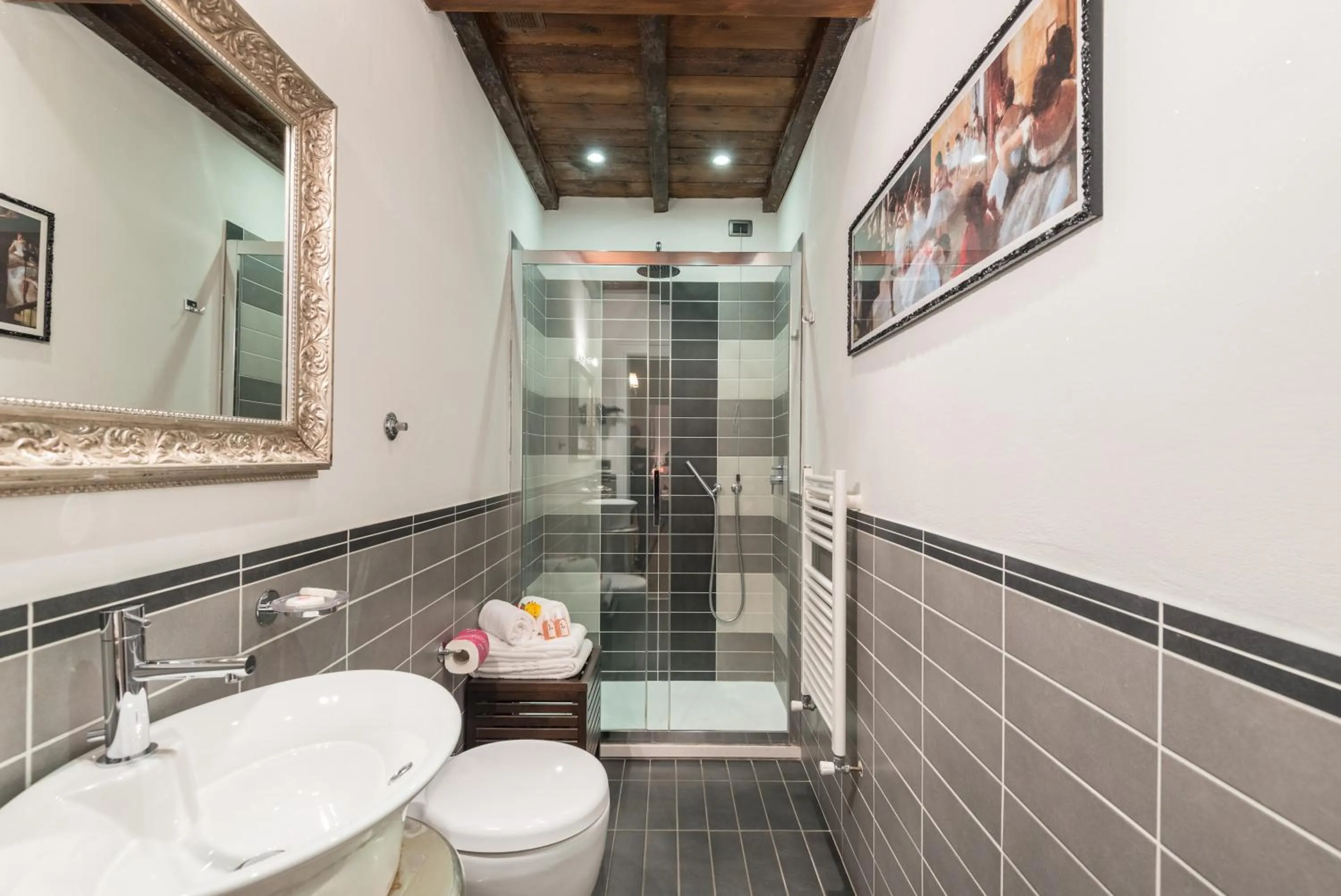 Bathroom in Ghibellina 22 Apartment