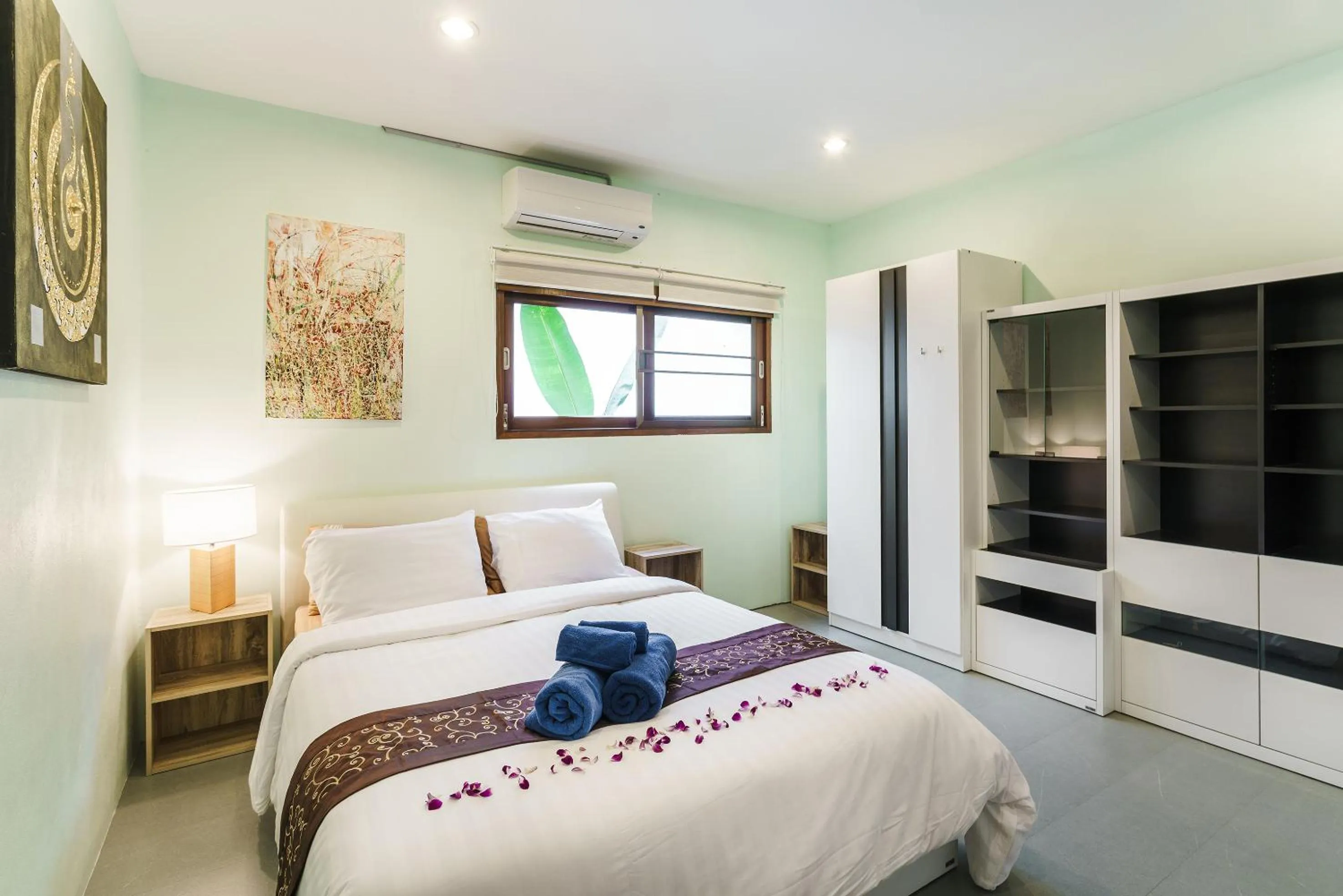 Bed in Chaweng Noi Villa