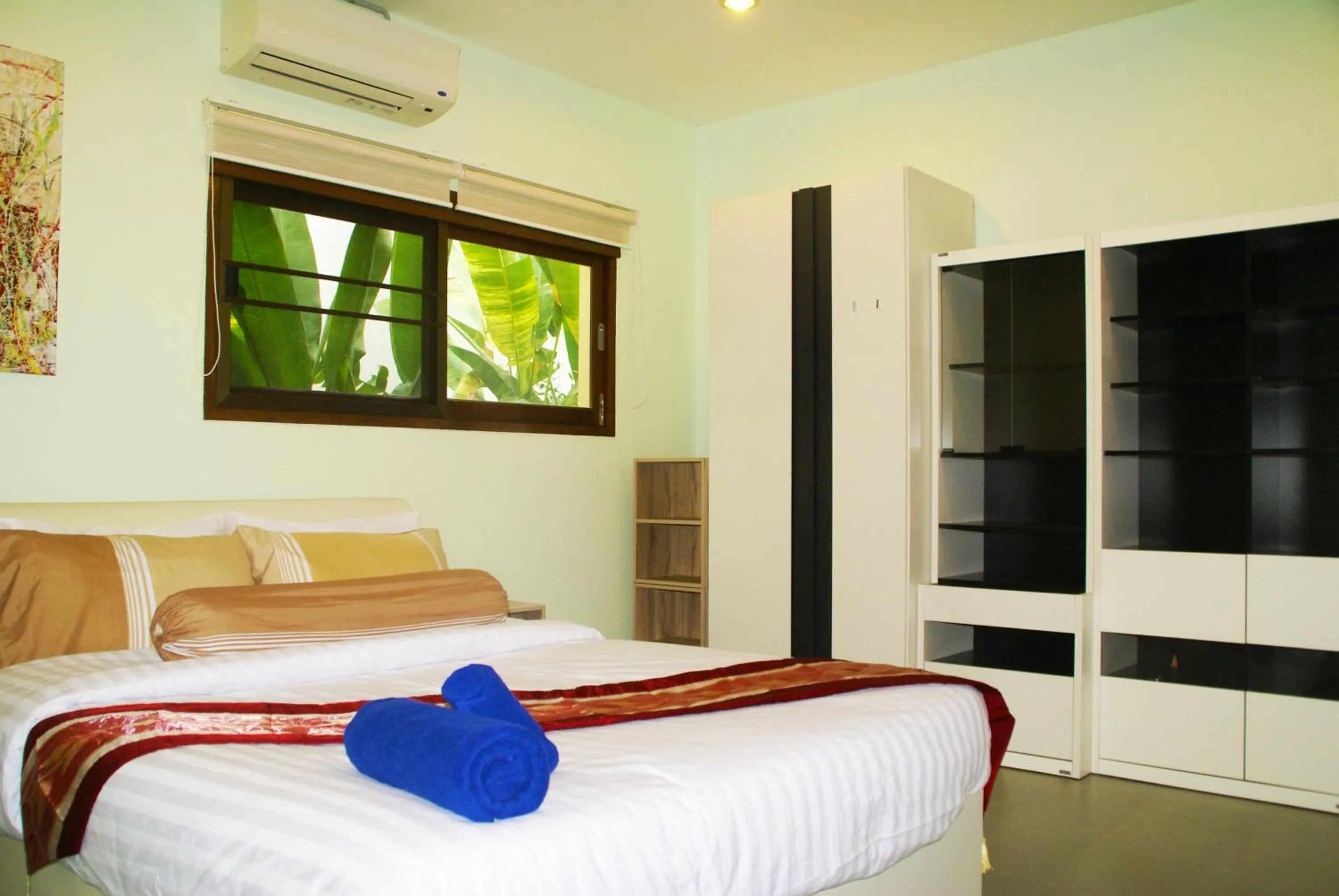 Property building, Bed in Chaweng Noi Villa