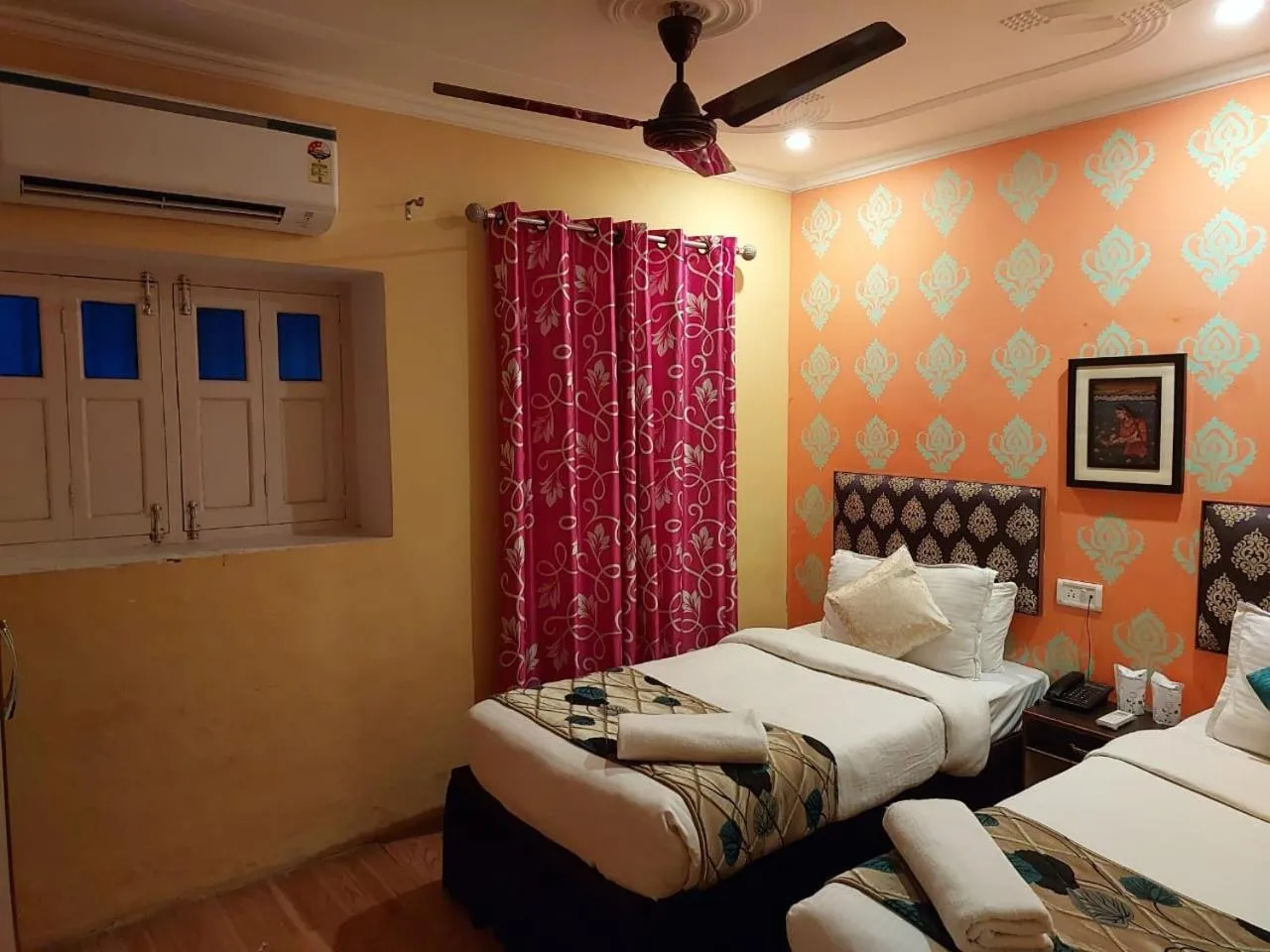 Bedroom, Bed in Tara Guest House