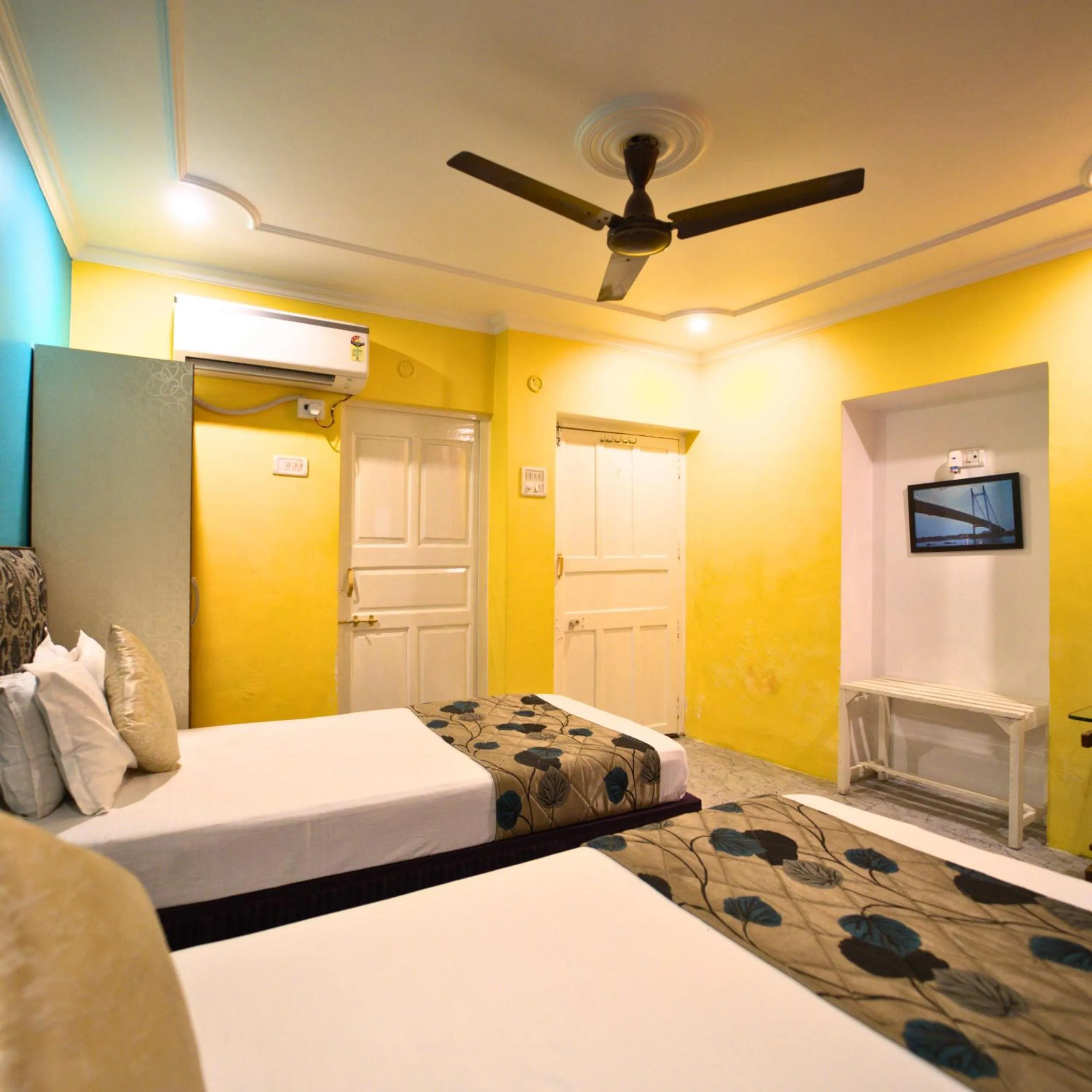 Bedroom, Bed in Tara Guest House