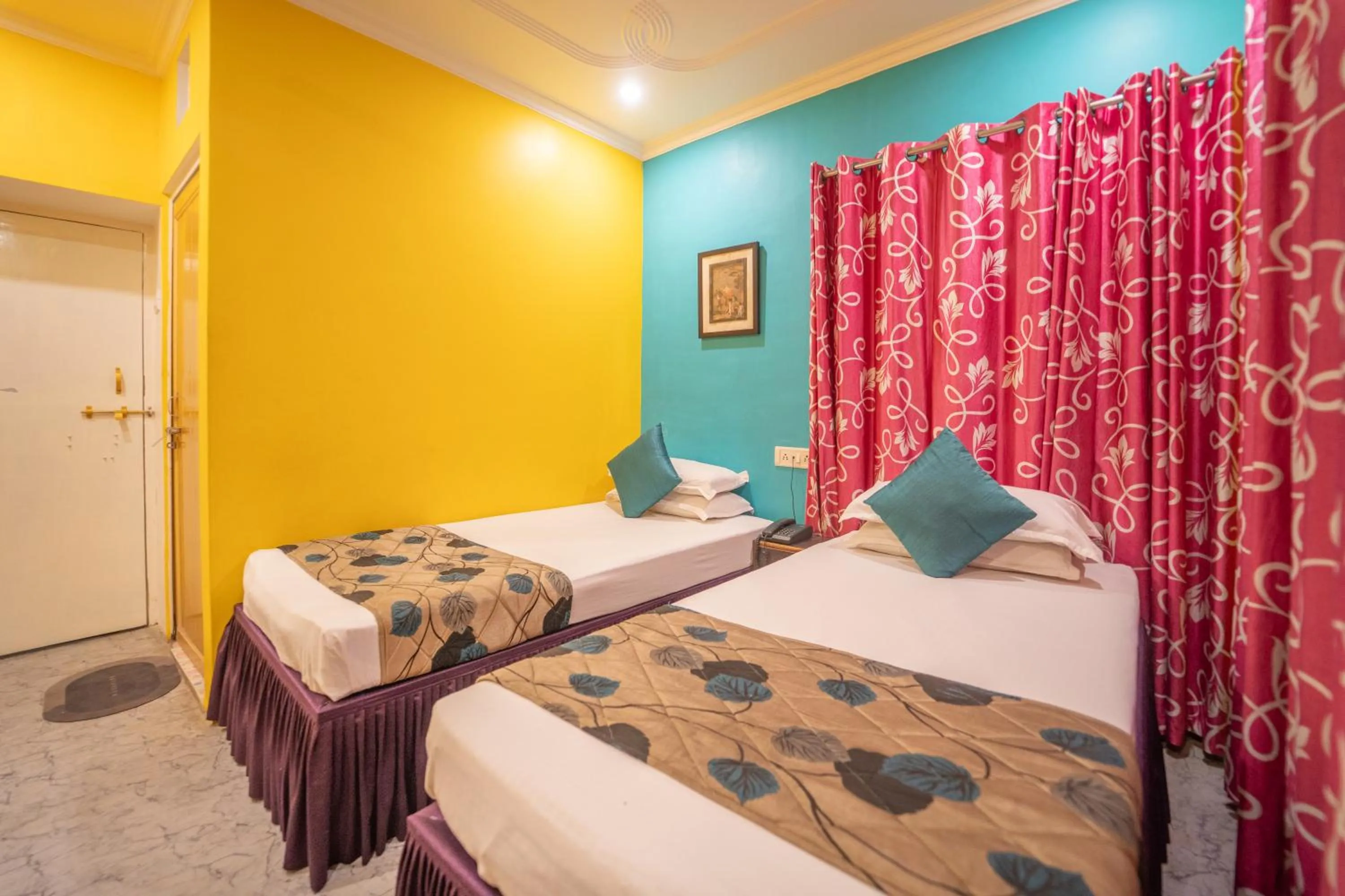 Bedroom, Bed in Tara Guest House