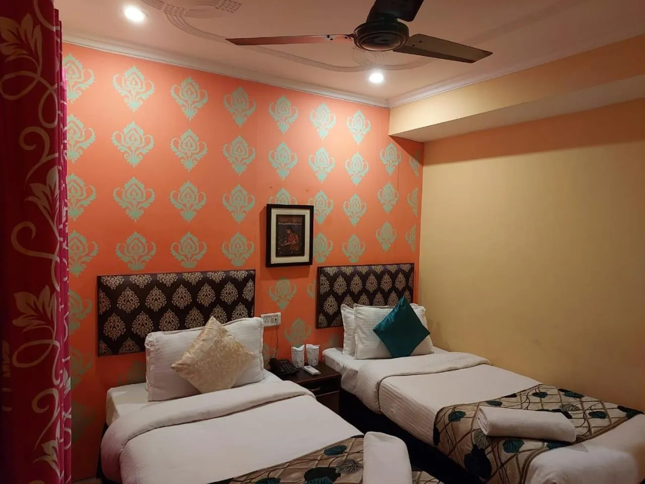 Bedroom, Bed in Tara Guest House