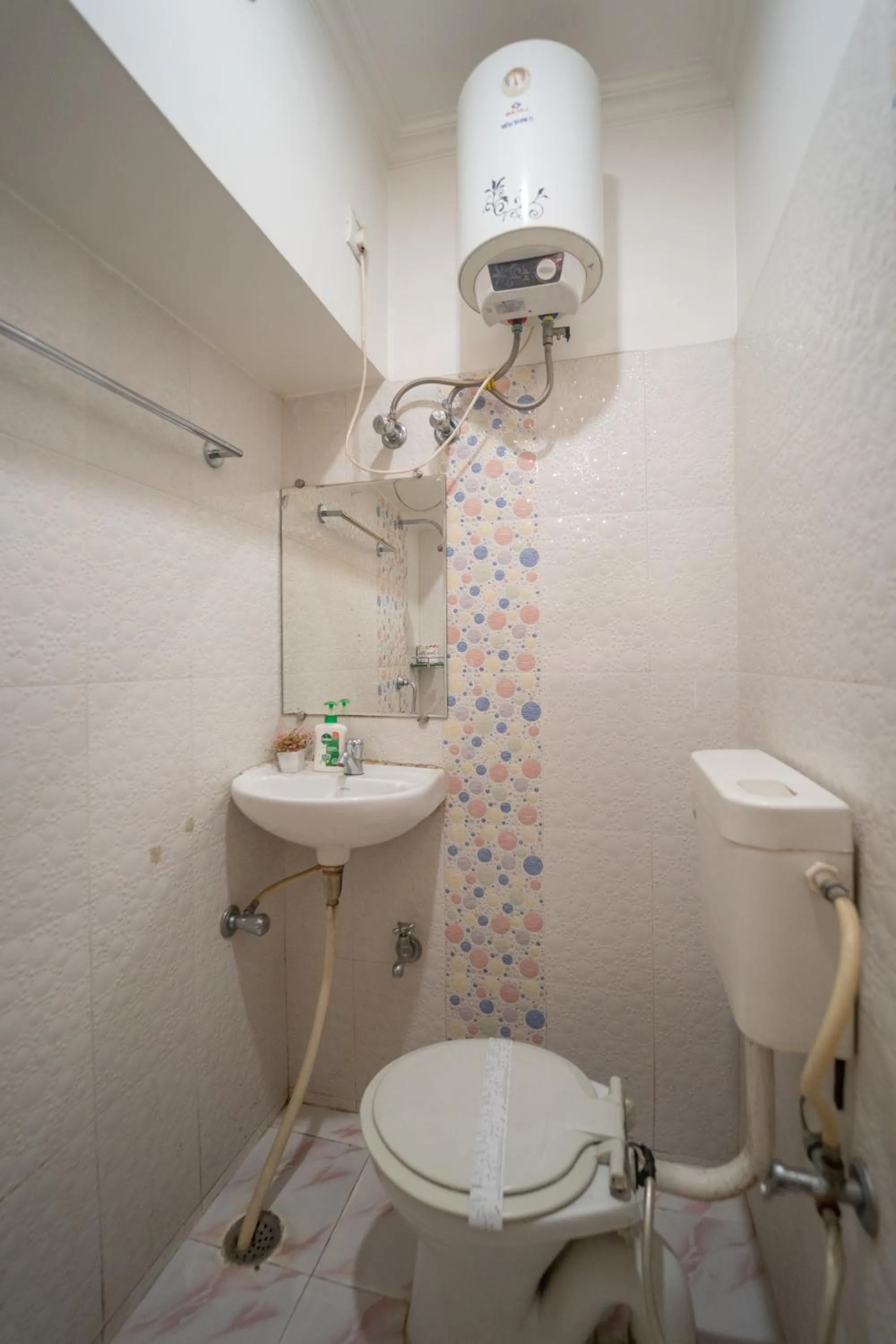 Toilet in Tara Guest House