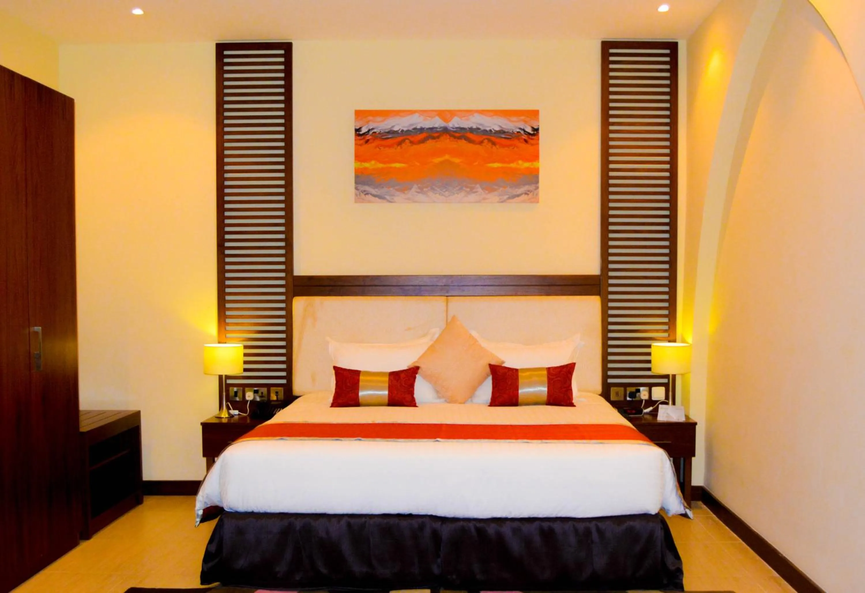 Bedroom, Bed in Western Hotel - Madinat Zayed
