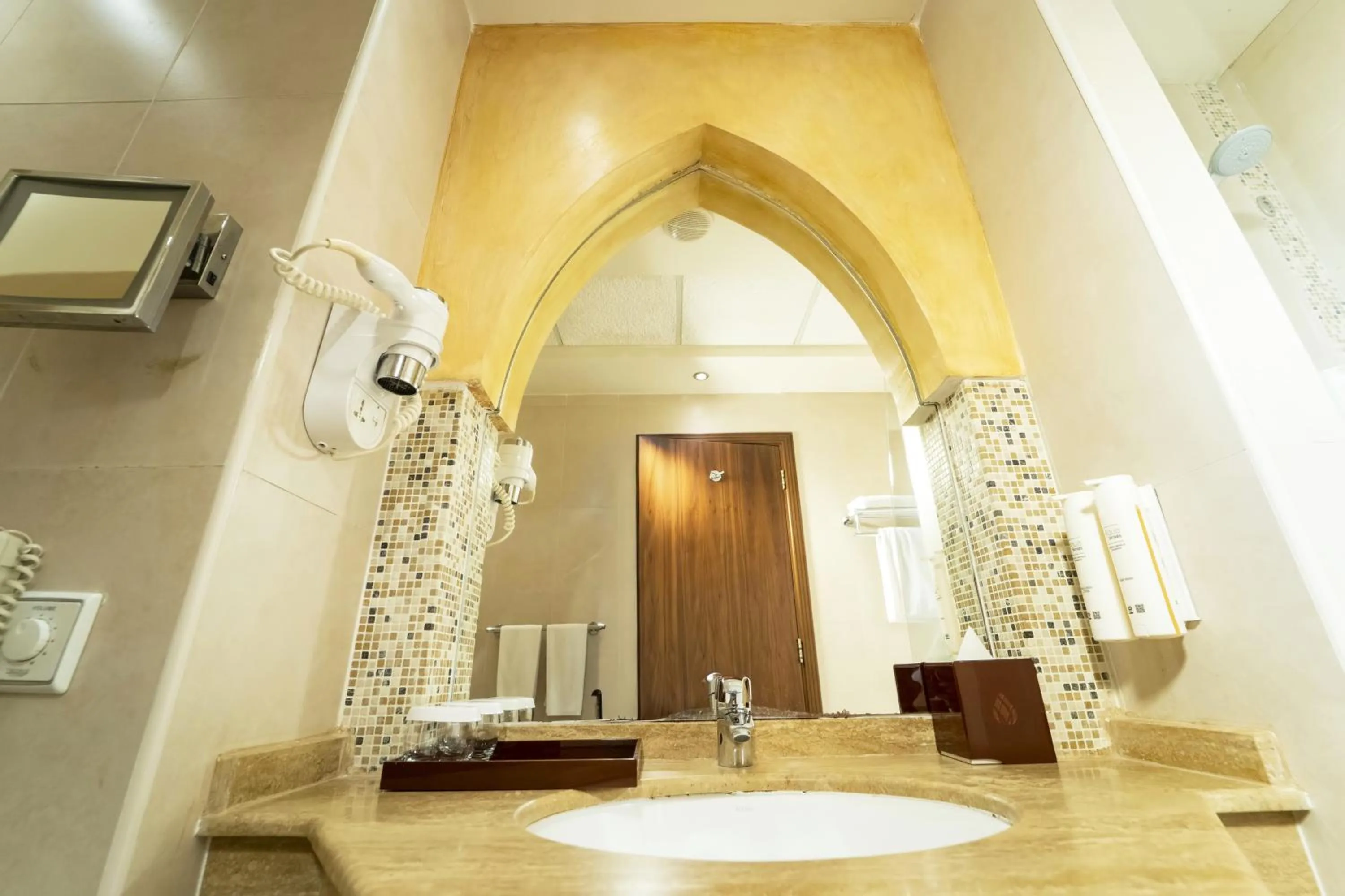 Western Hotel - Madinat Zayed