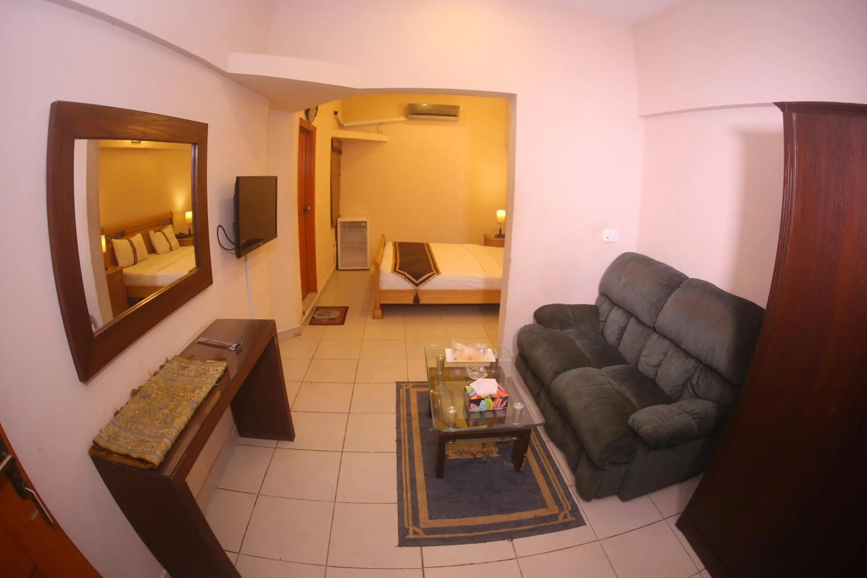 TV and multimedia in Royal Inn Hotel