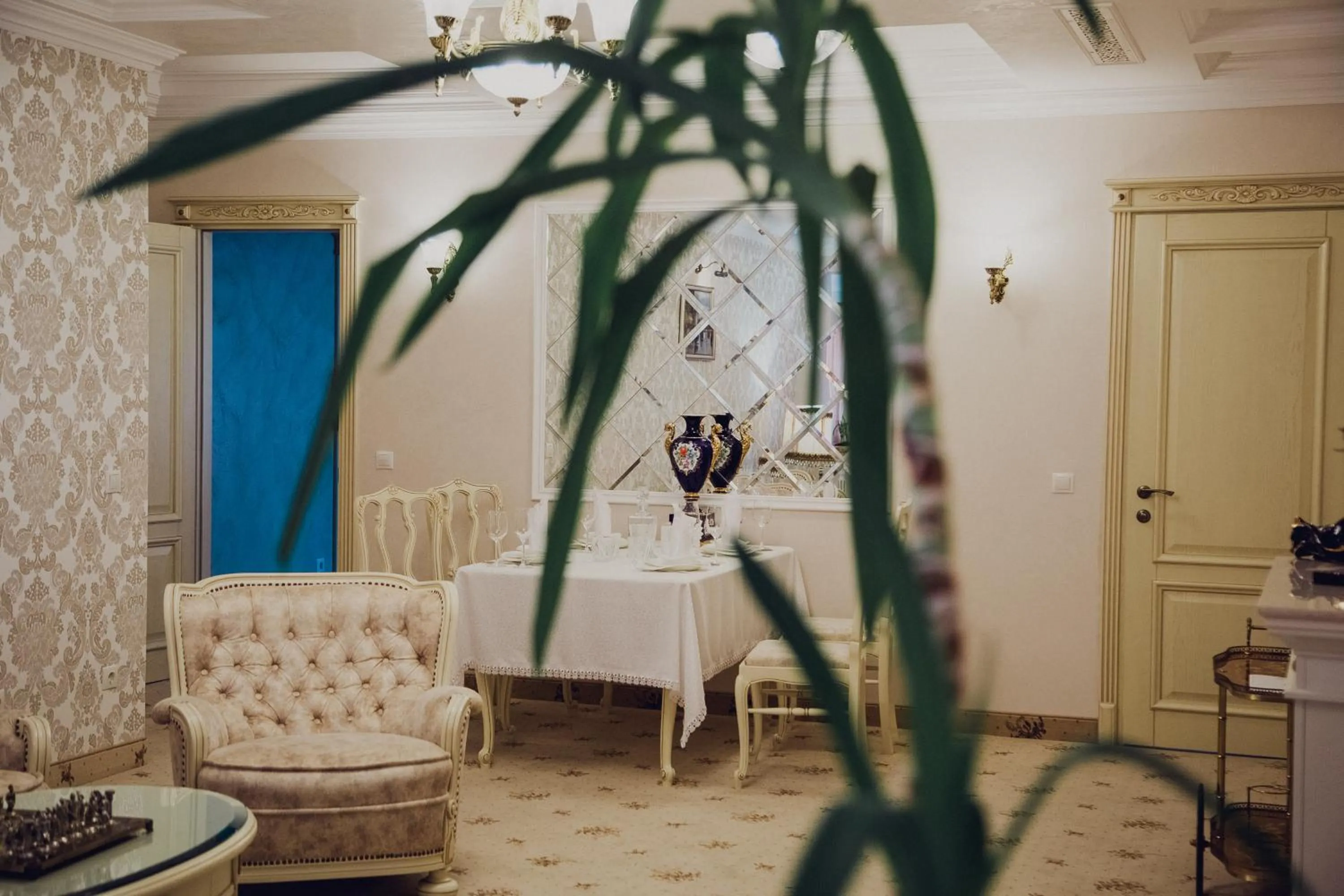 Photo of the whole room in Hotel France