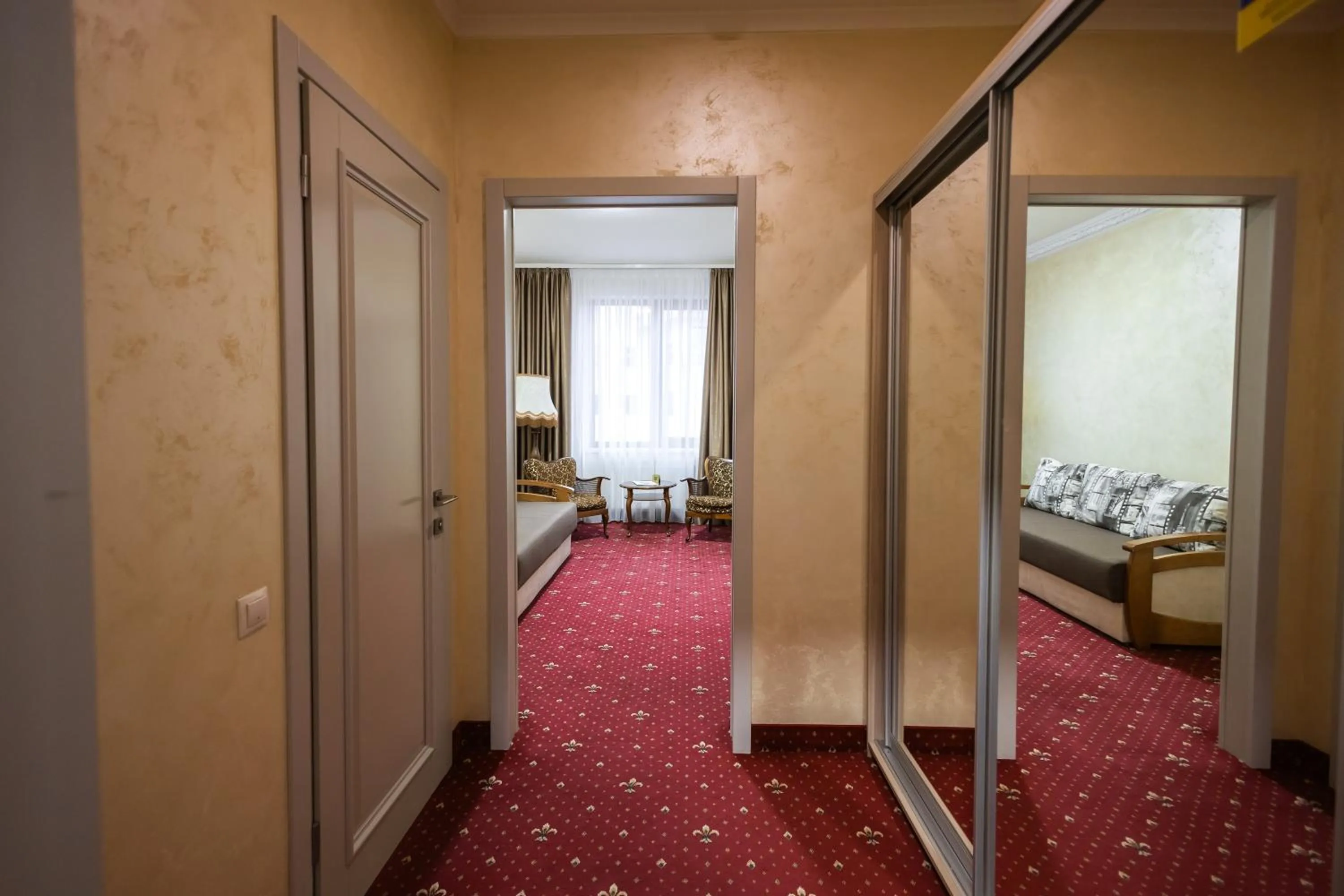 Photo of the whole room, Bed in Hotel France