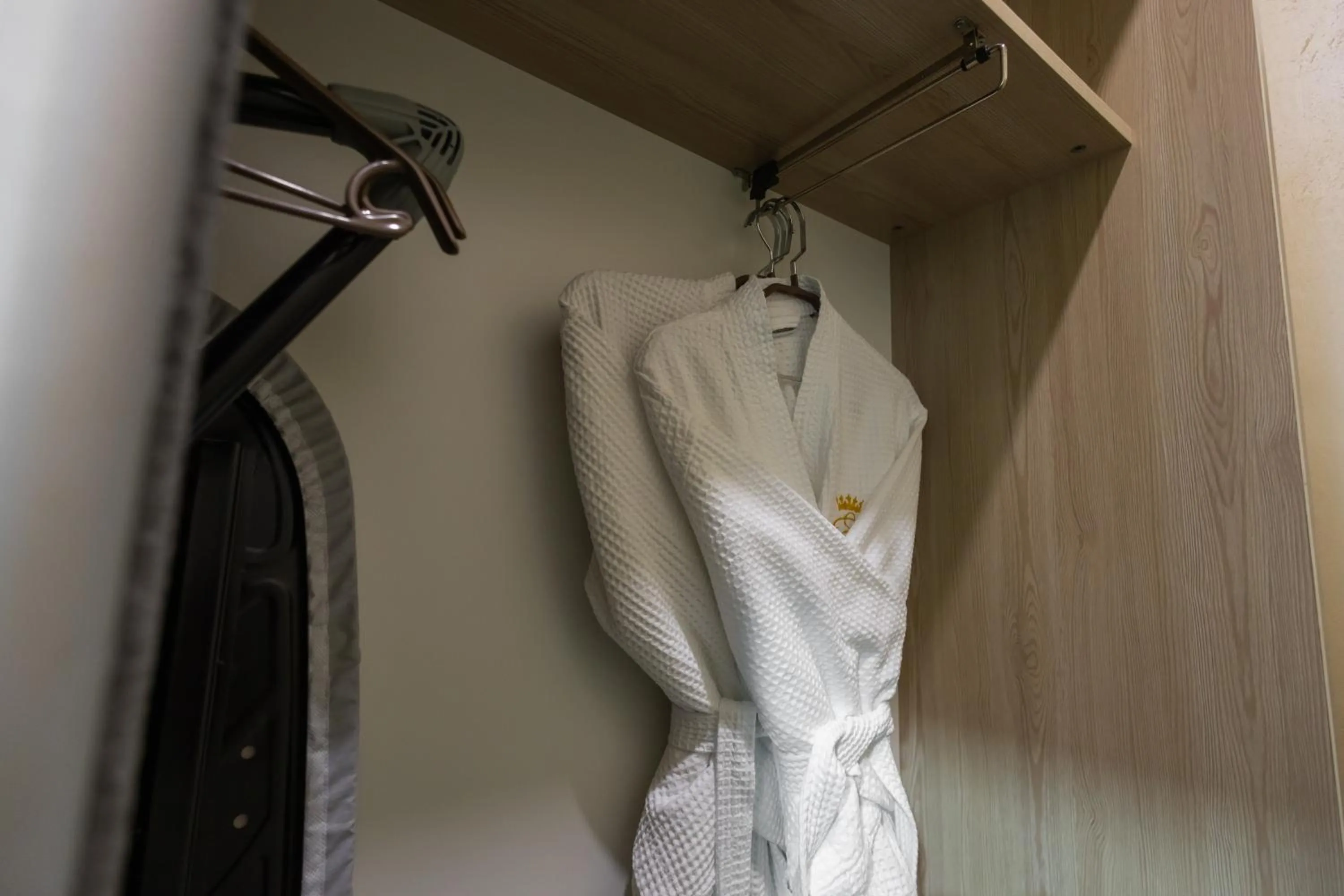 wardrobe in Hotel France