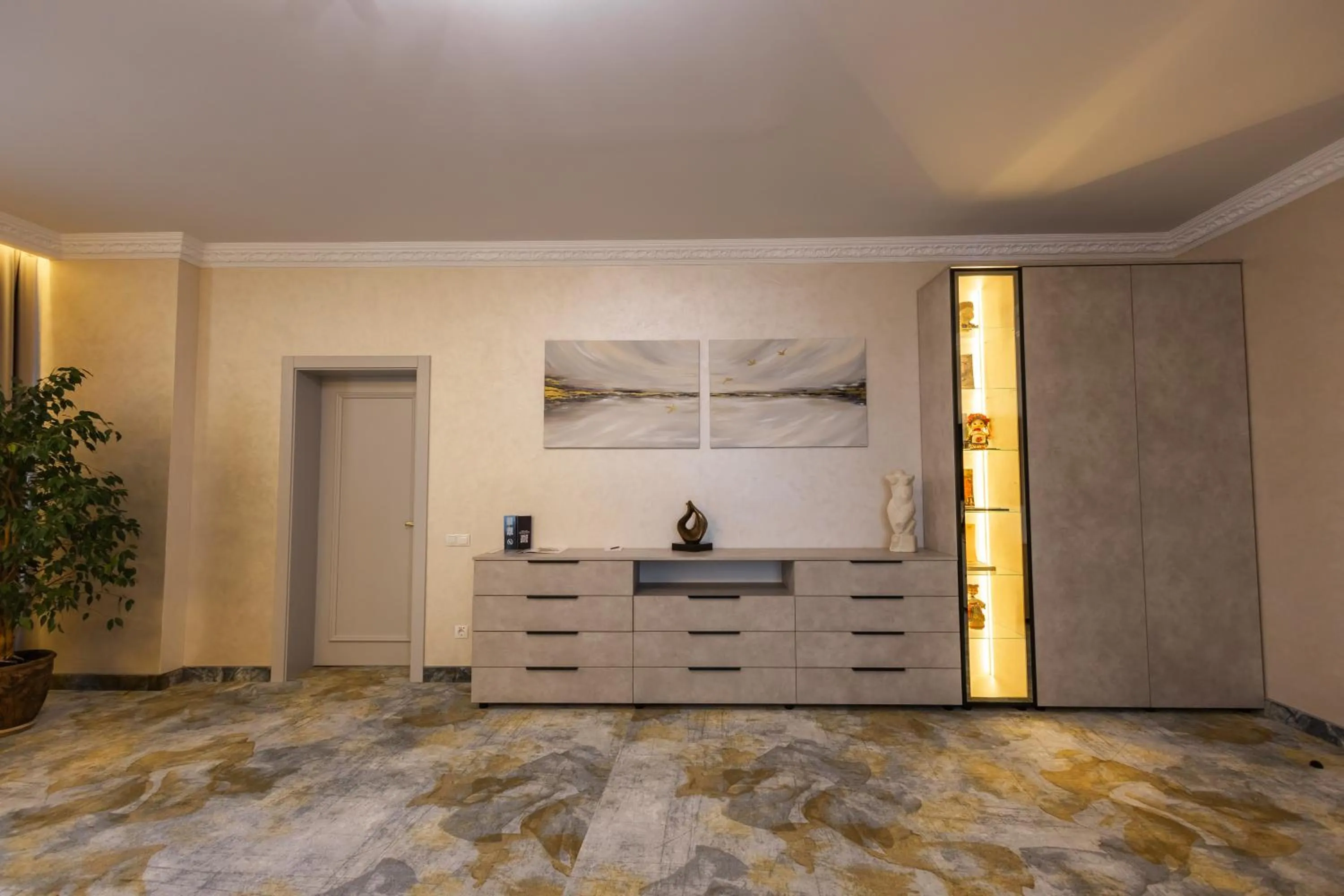 Photo of the whole room in Hotel France