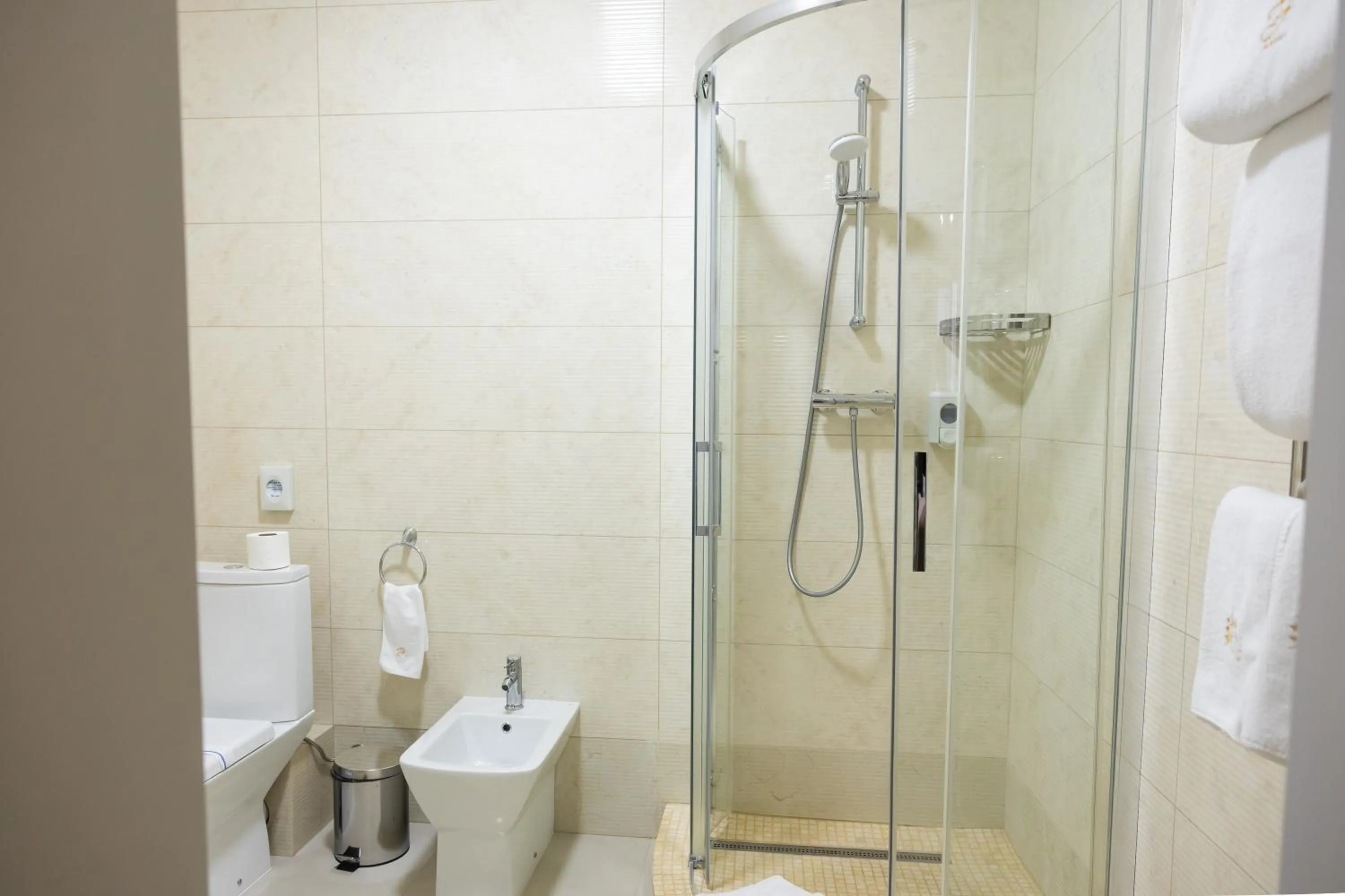 Shower in Hotel France