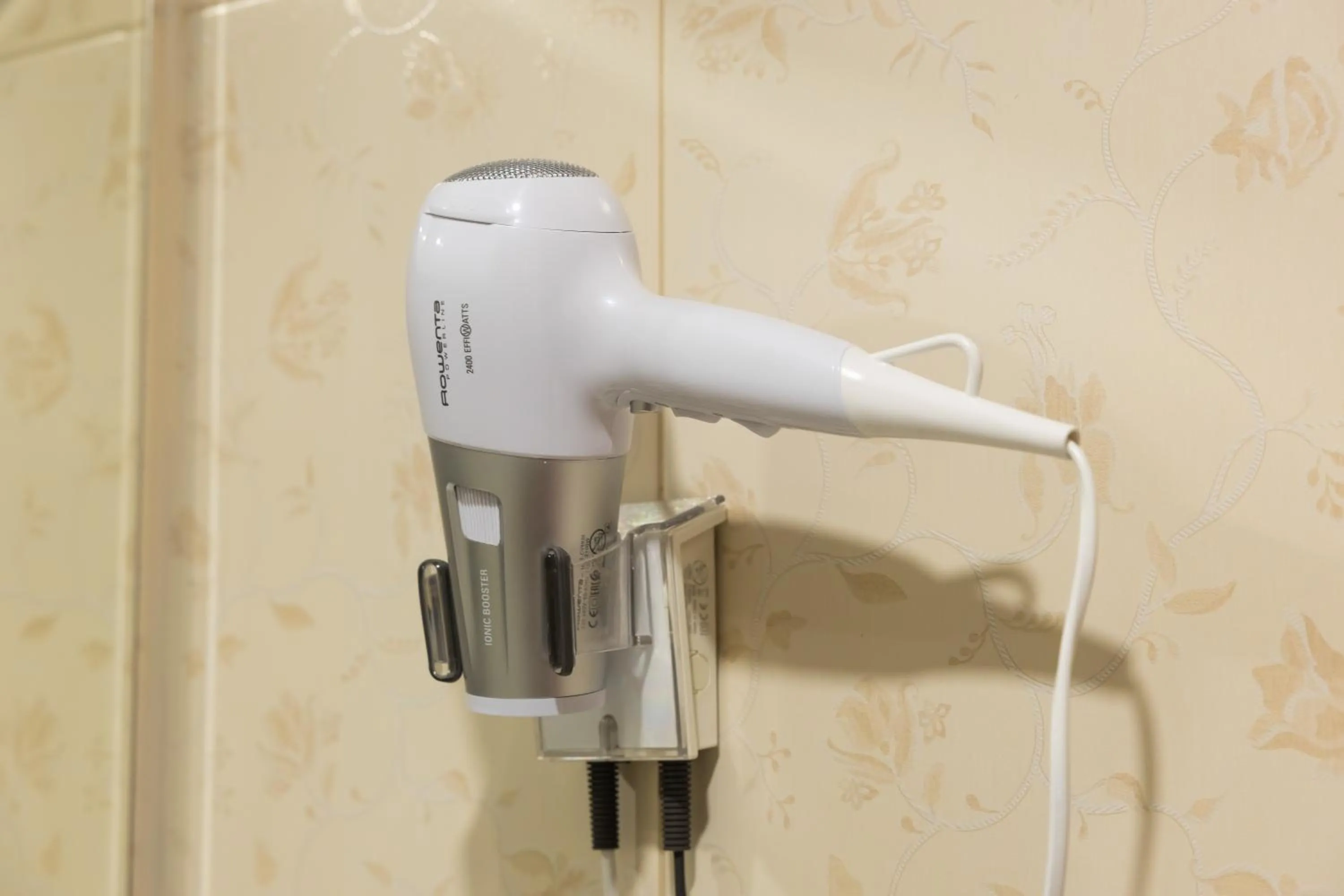 Bathroom in Hotel France