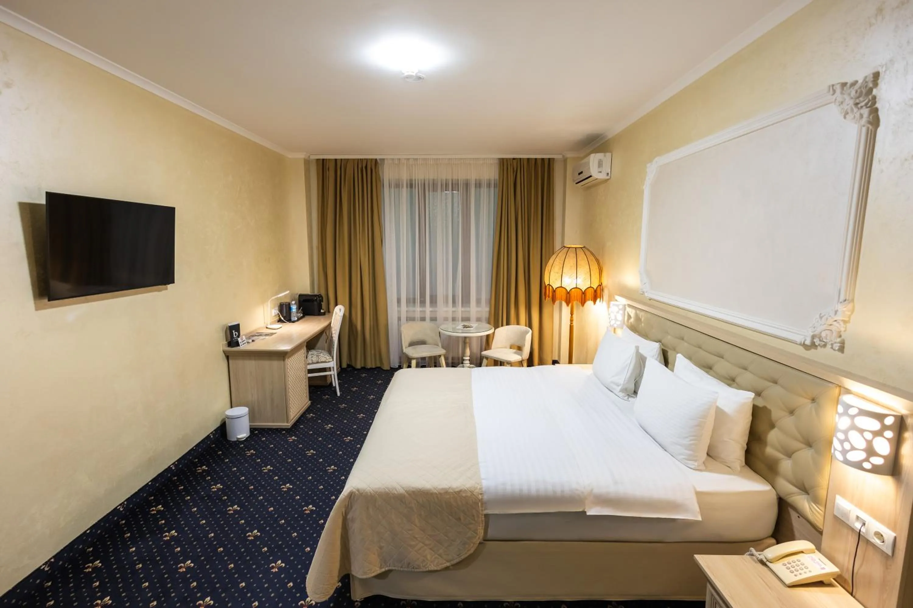 TV and multimedia, Bed in Hotel France