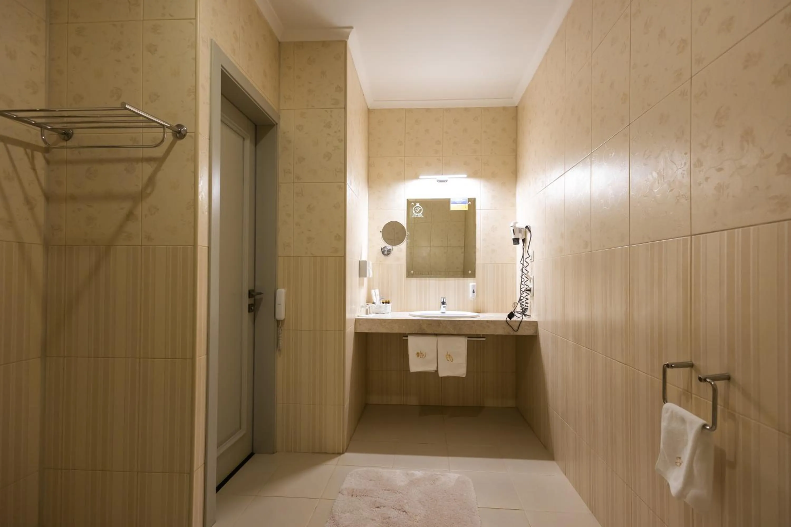 Shower in Hotel France