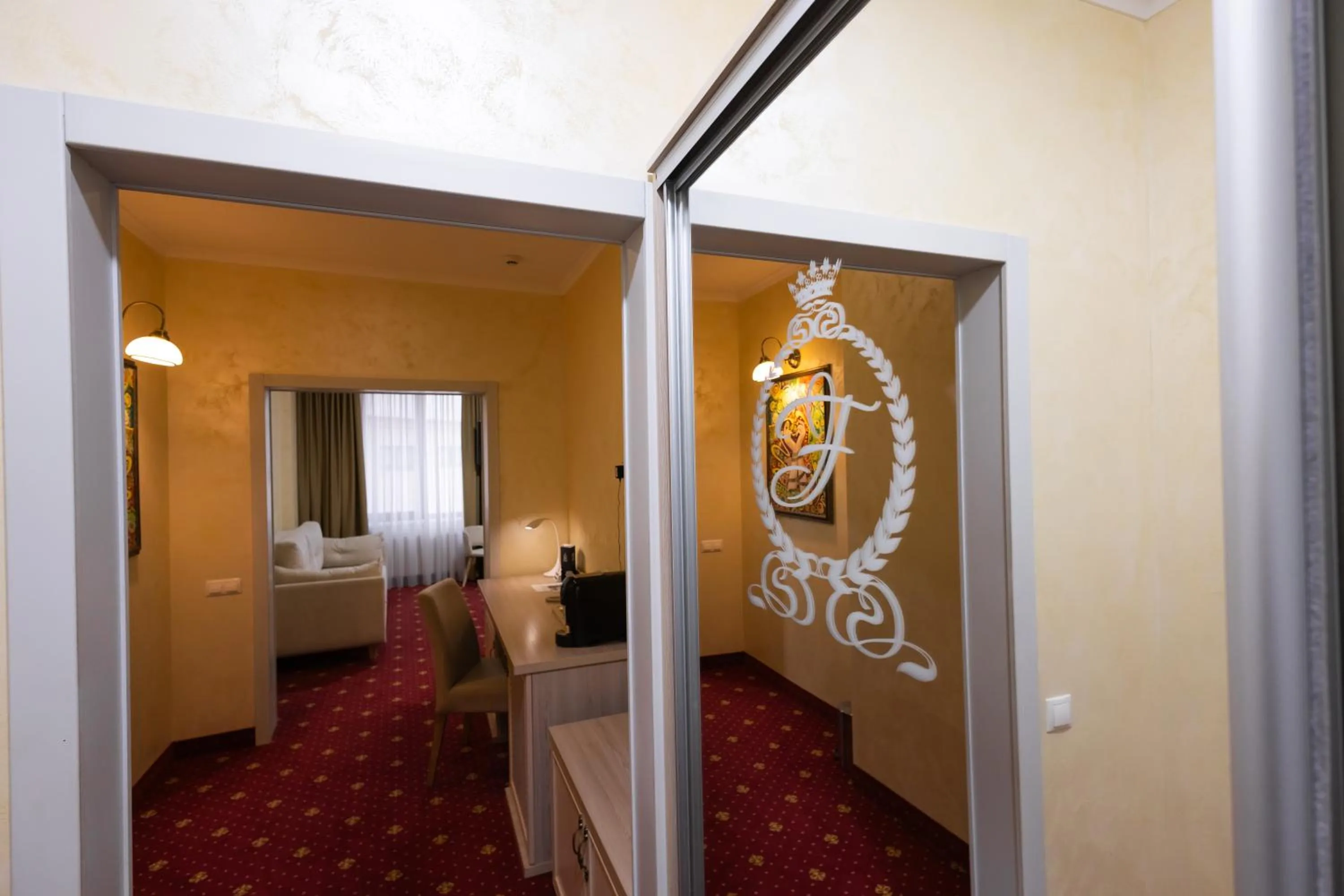 Photo of the whole room, Bed in Hotel France